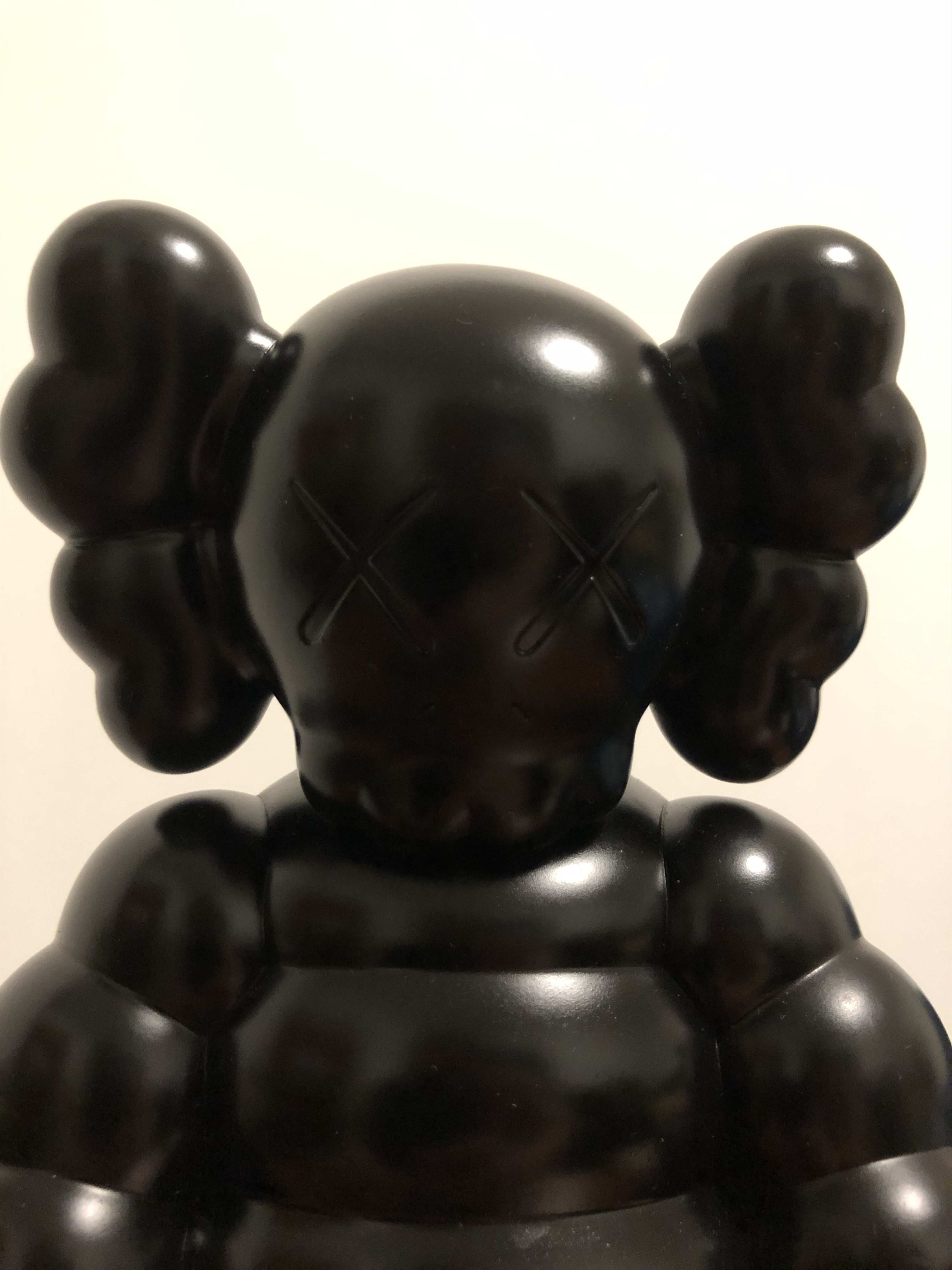 Kaws × Medicom Toy KAWS What Party Figure Black Chum Size ONE SIZE - 3 Thumbnail