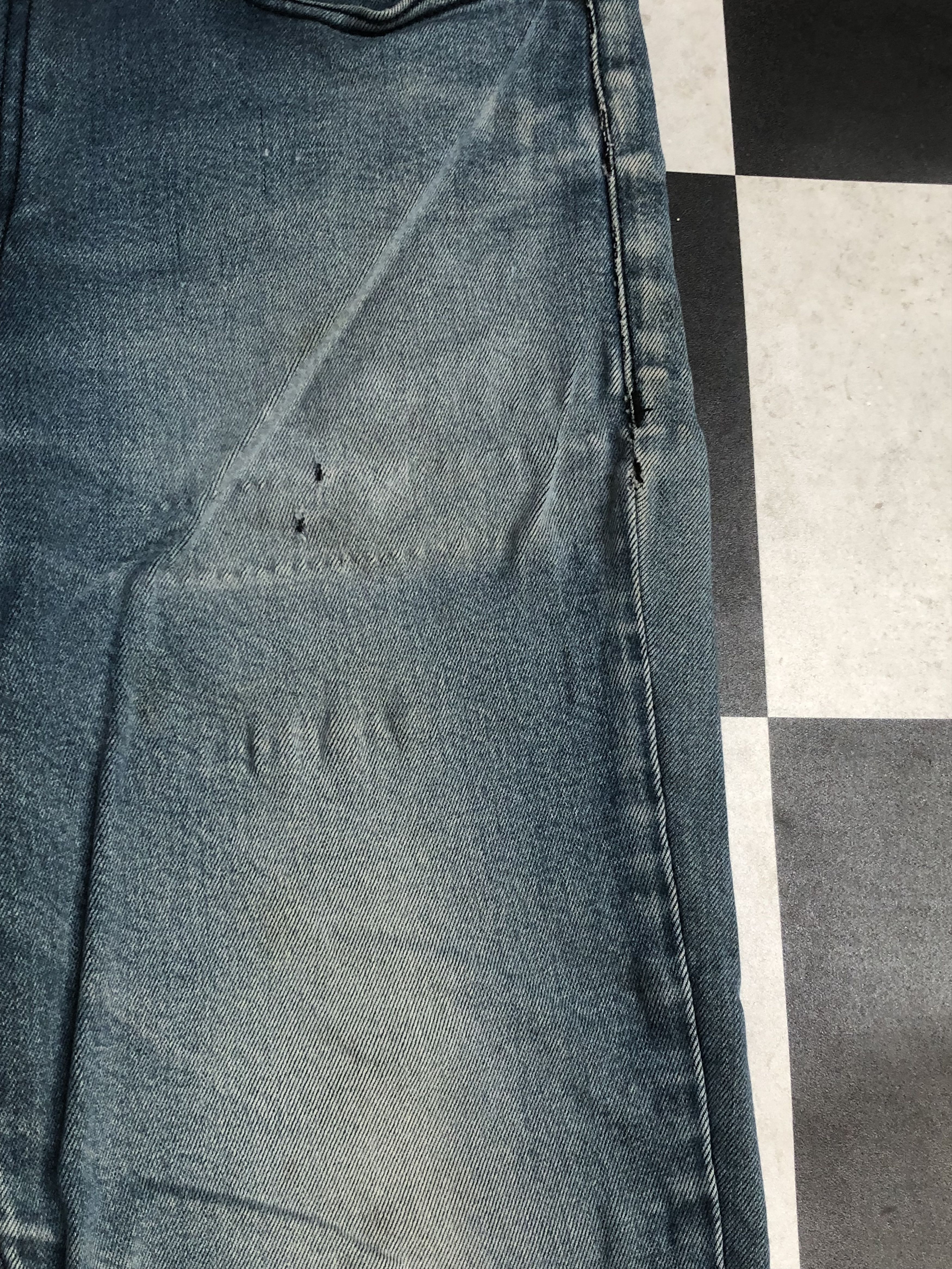 Levis 511 Distressed Denim Slim Jean L543
