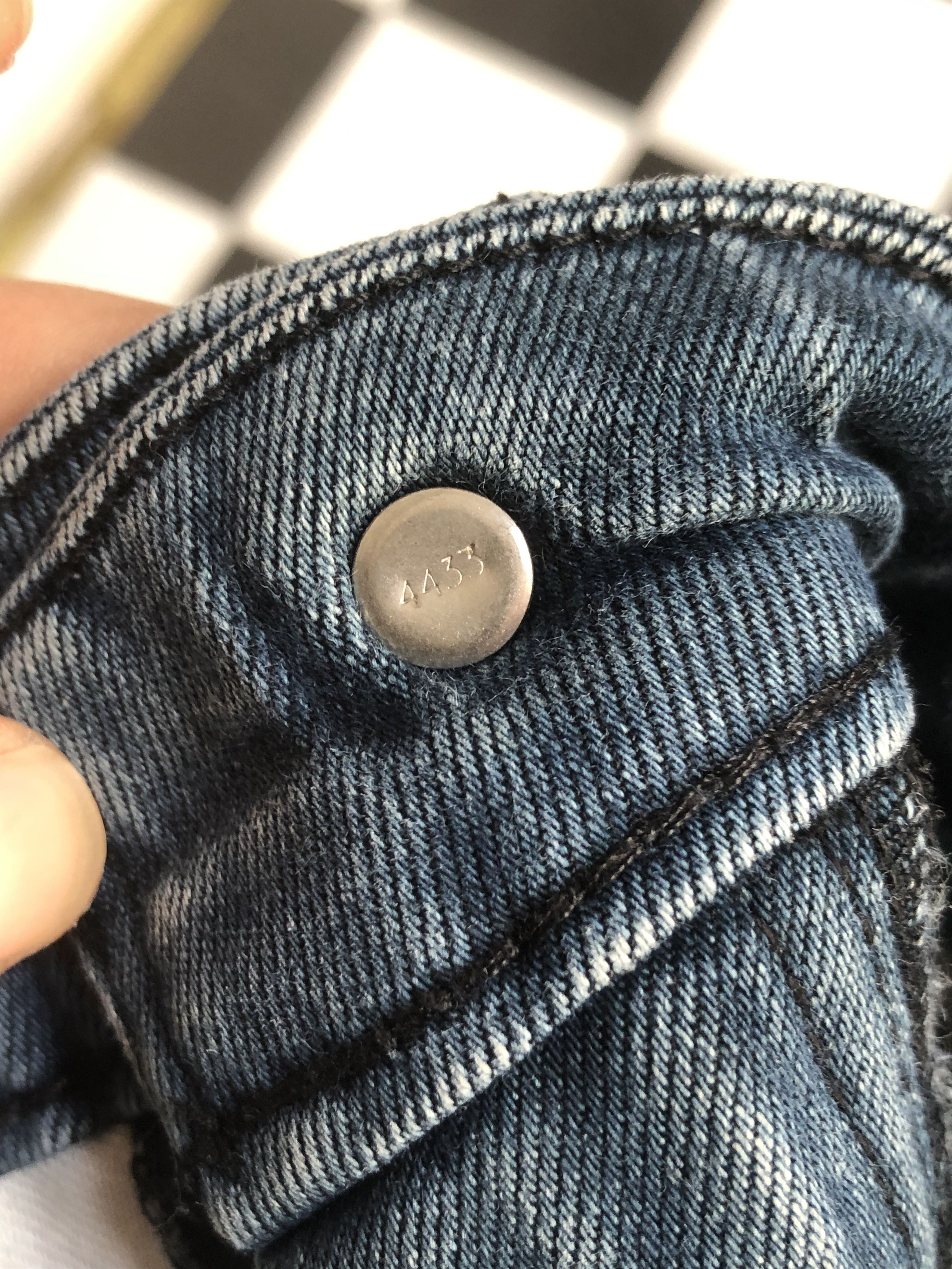 Levis 511 Distressed Denim Slim Jean L543