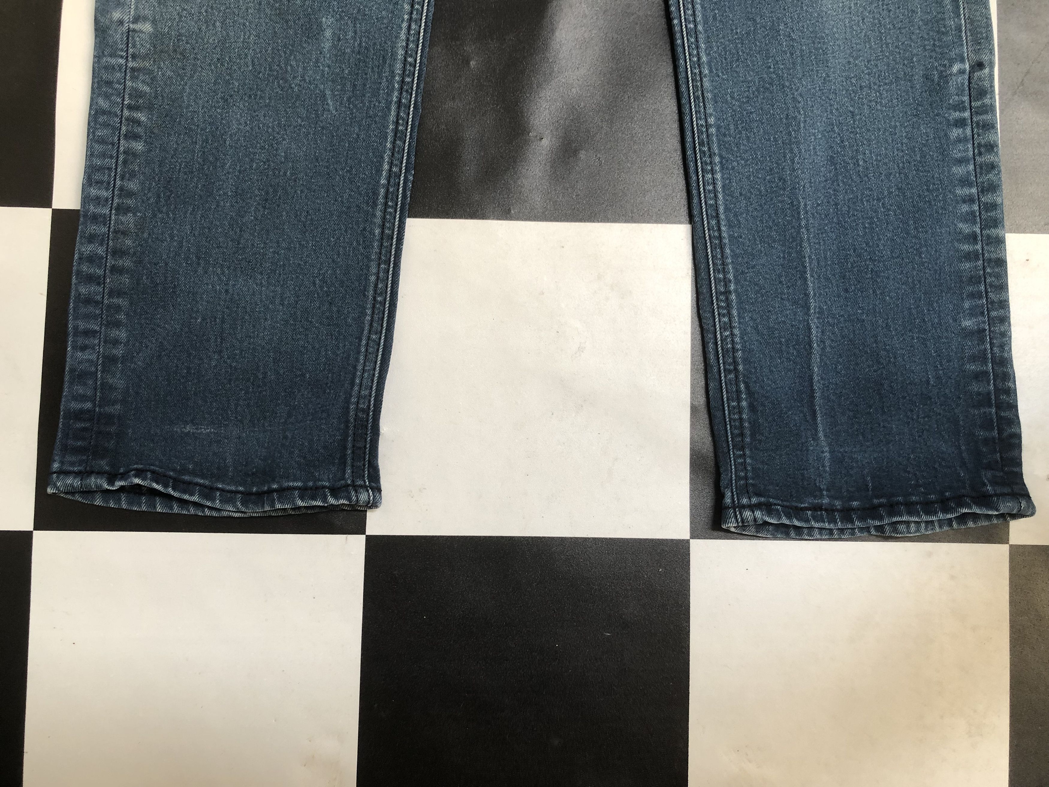 Levis 511 Distressed Denim Slim Jean L543