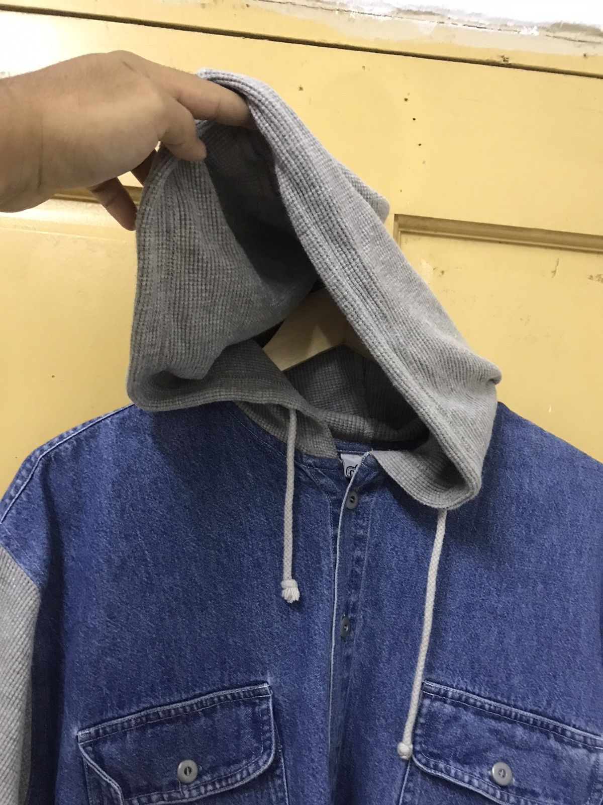 Vintage Vintage 90s Warner Bros Denim Button Up Shirt Hoodie Size US L / EU 52-54 / 3 - 8 Thumbnail