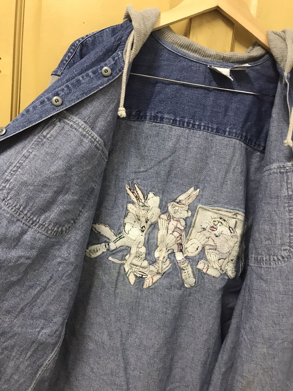Vintage Vintage 90s Warner Bros Denim Button Up Shirt Hoodie Size US L / EU 52-54 / 3 - 11 Thumbnail