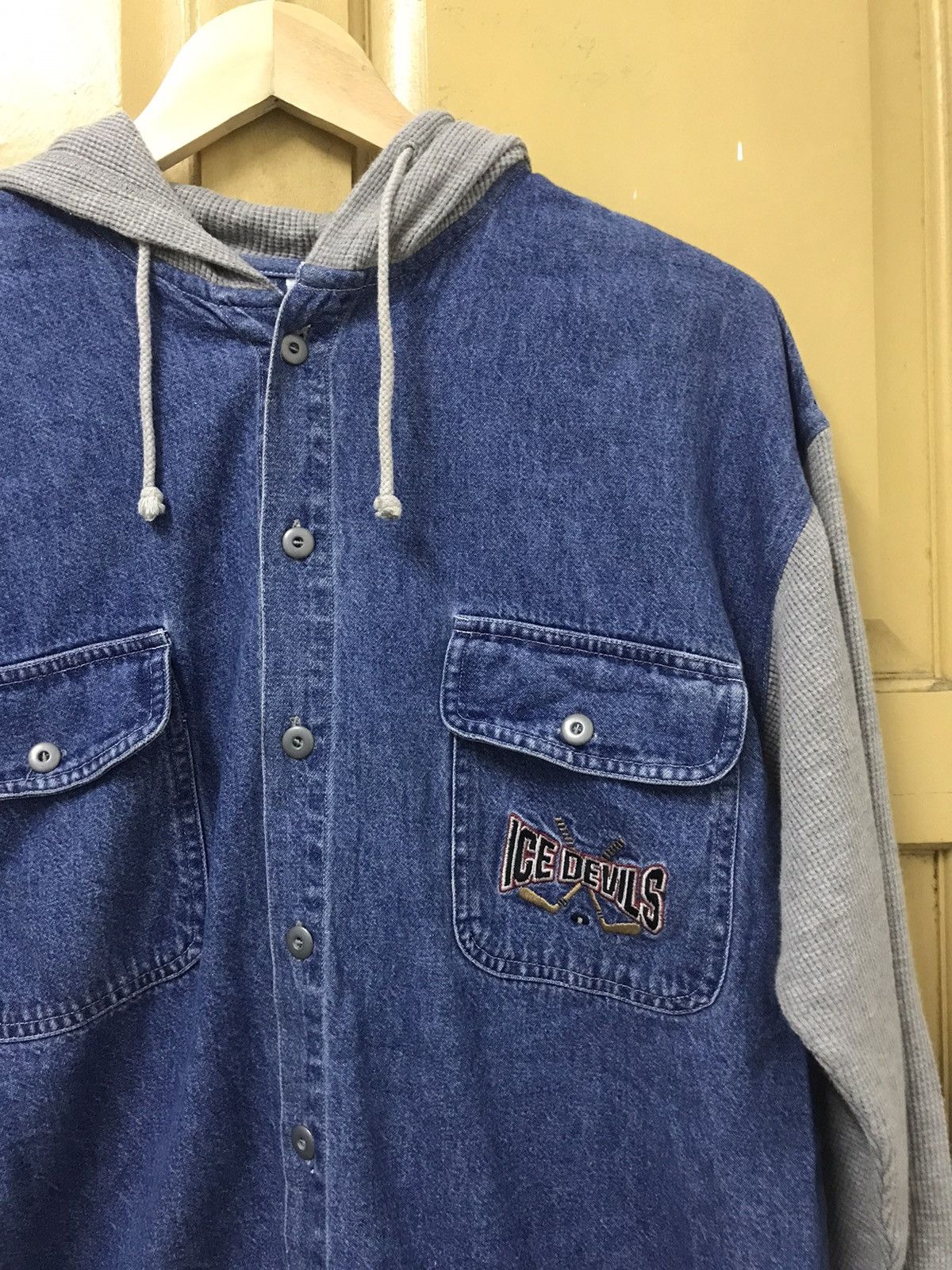 Vintage Vintage 90s Warner Bros Denim Button Up Shirt Hoodie Size US L / EU 52-54 / 3 - 3 Thumbnail