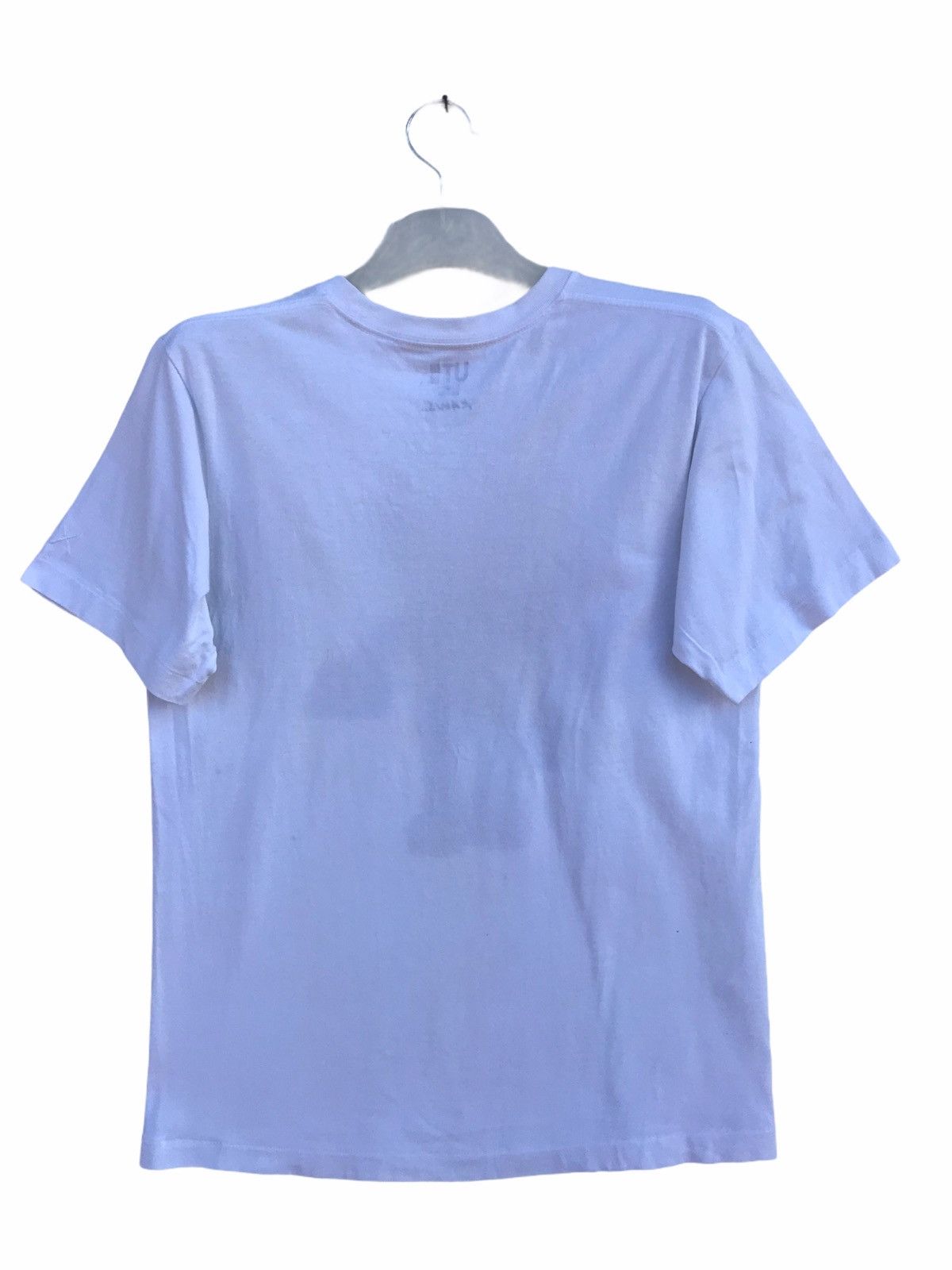 Kaws × Uniqlo Uniqlo X Kaws X Sesame Street Size US M / EU 48-50 / 2 - 2 Thumbnail