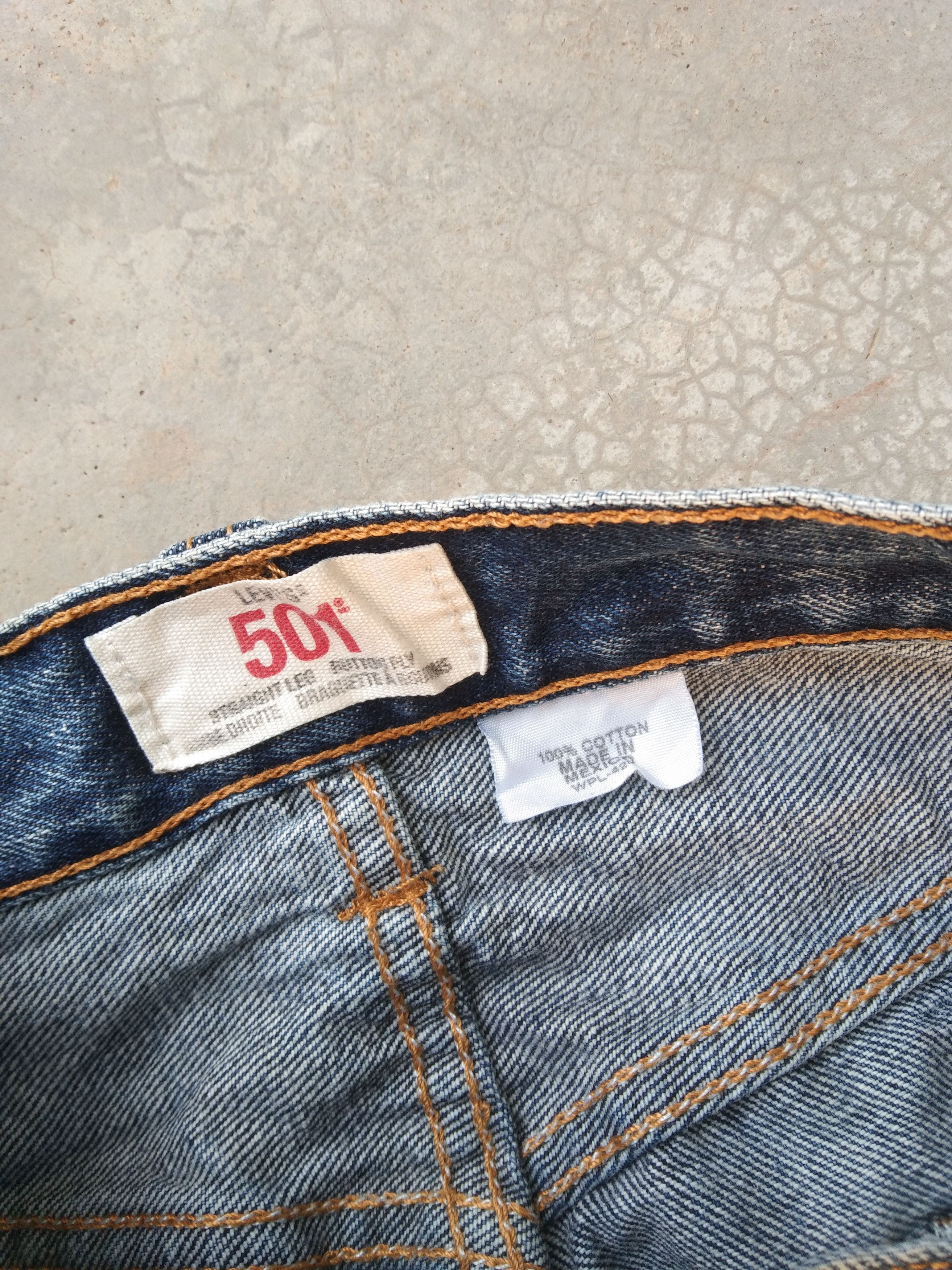 Levi's Vintage Levi's 501 Faded Blue Distressed Jeans 32x32 Size US 32 / EU 48 - 8 Thumbnail