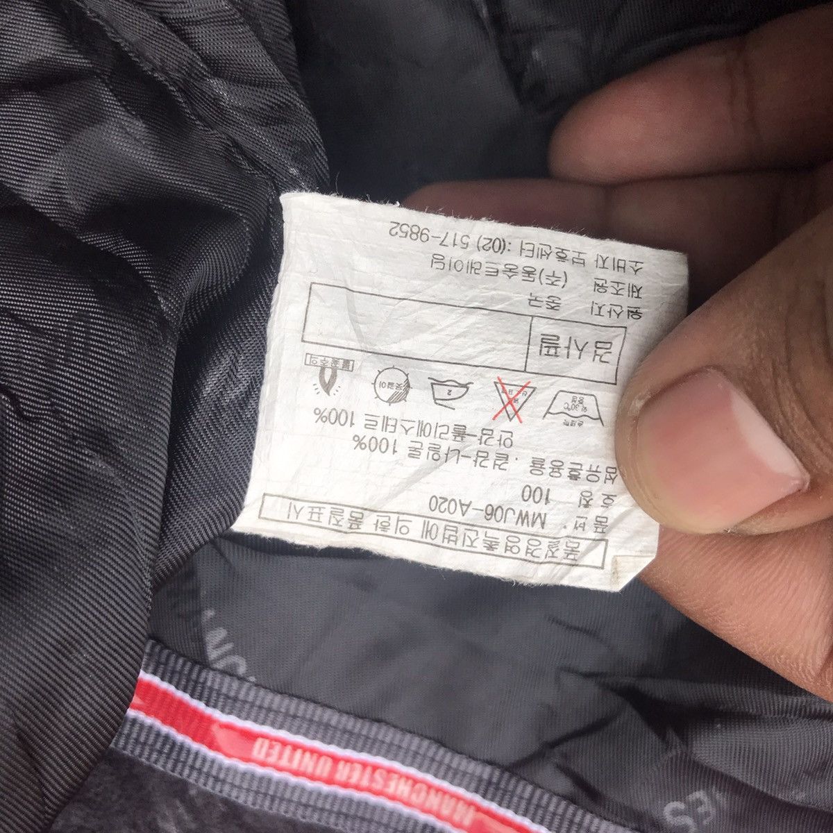 Vintage Vintage Official Manchester United Light Jacket Size US L / EU 52-54 / 3 - 13 Thumbnail