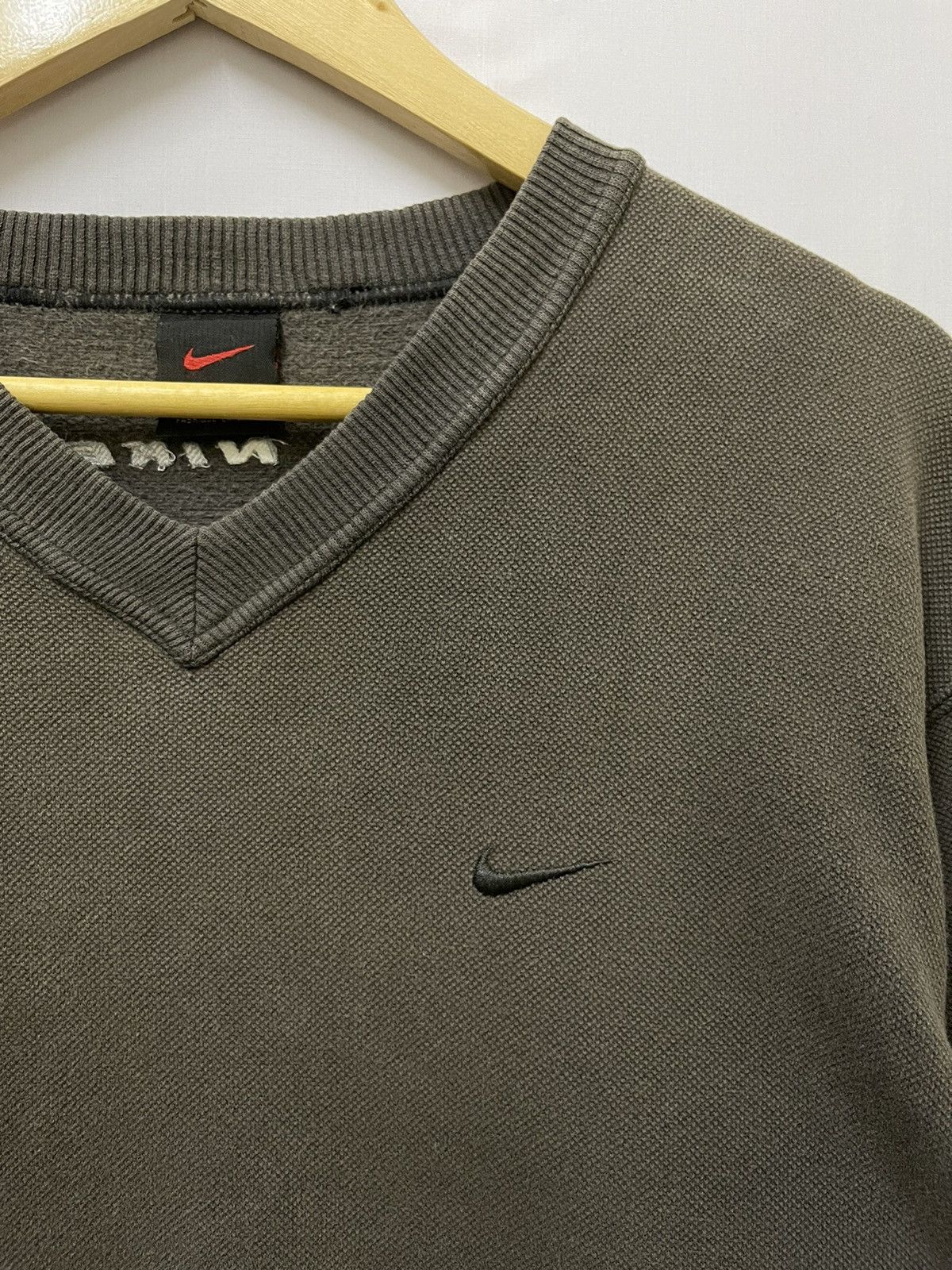 Nike × Vintage Vintage Nike V-Neck Sweatshirt Olive Green Size US L / EU 52-54 / 3 - 2 Thumbnail