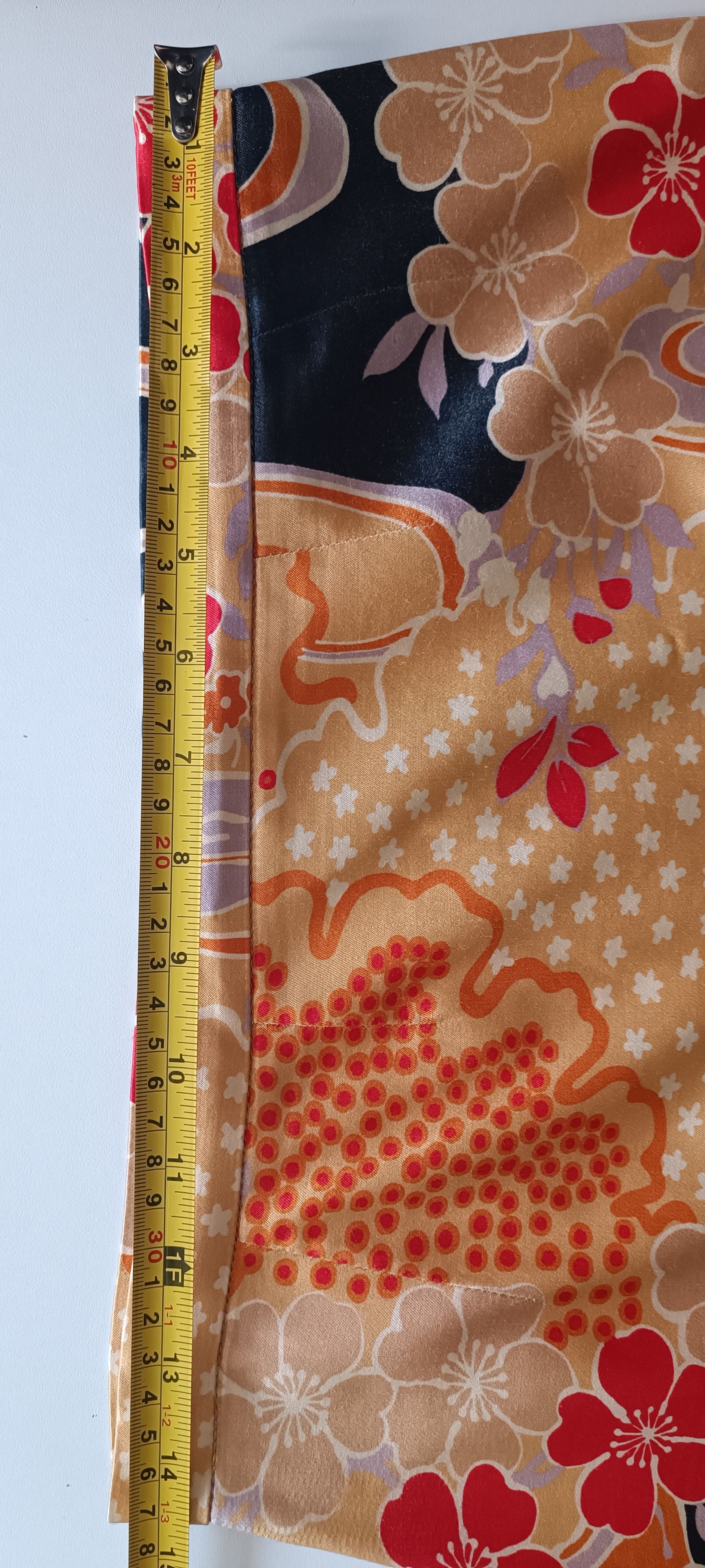 Midi skirt in satin material