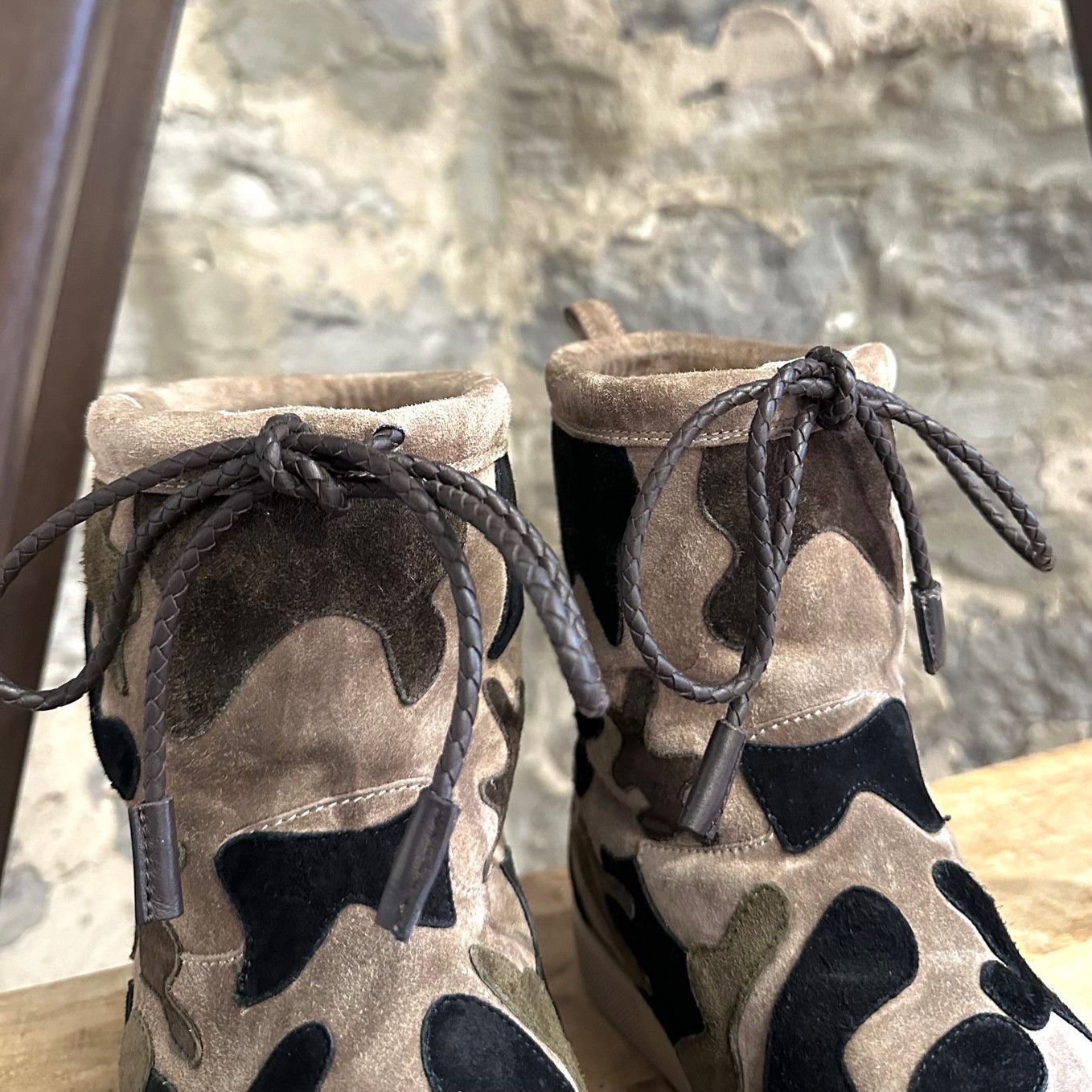 Christian Louboutin Christian Louboutin Halluolapon Camo Suede Shearling Boots Size US 8 / EU 41 - 4 Thumbnail