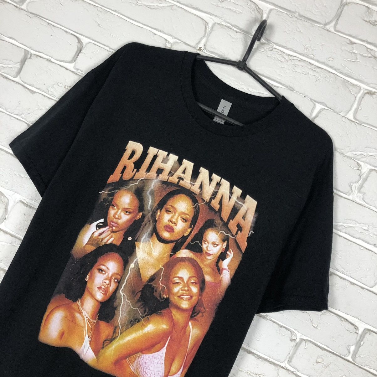 Band Tees Rihanna tee t shirt Size US L / EU 52-54 / 3 - 2 Thumbnail