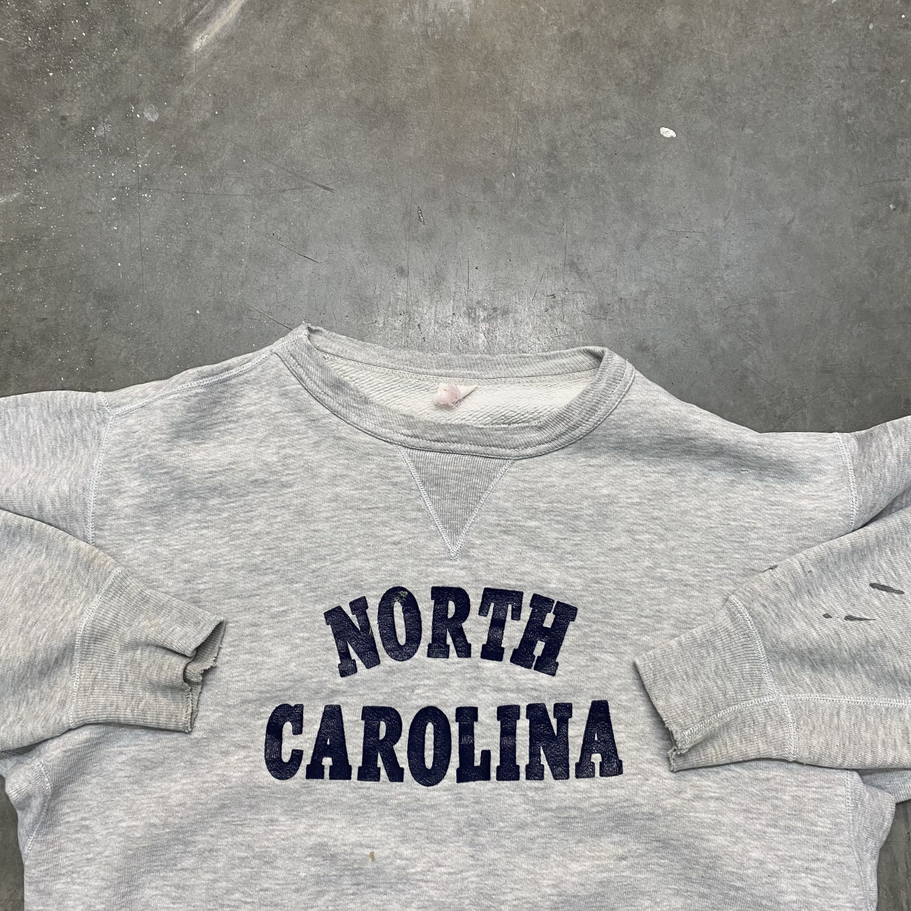 Other VTG 60s Flocked Single V Neck North Carolina Sweatshirt Size US L / EU 52-54 / 3 - 2 Thumbnail