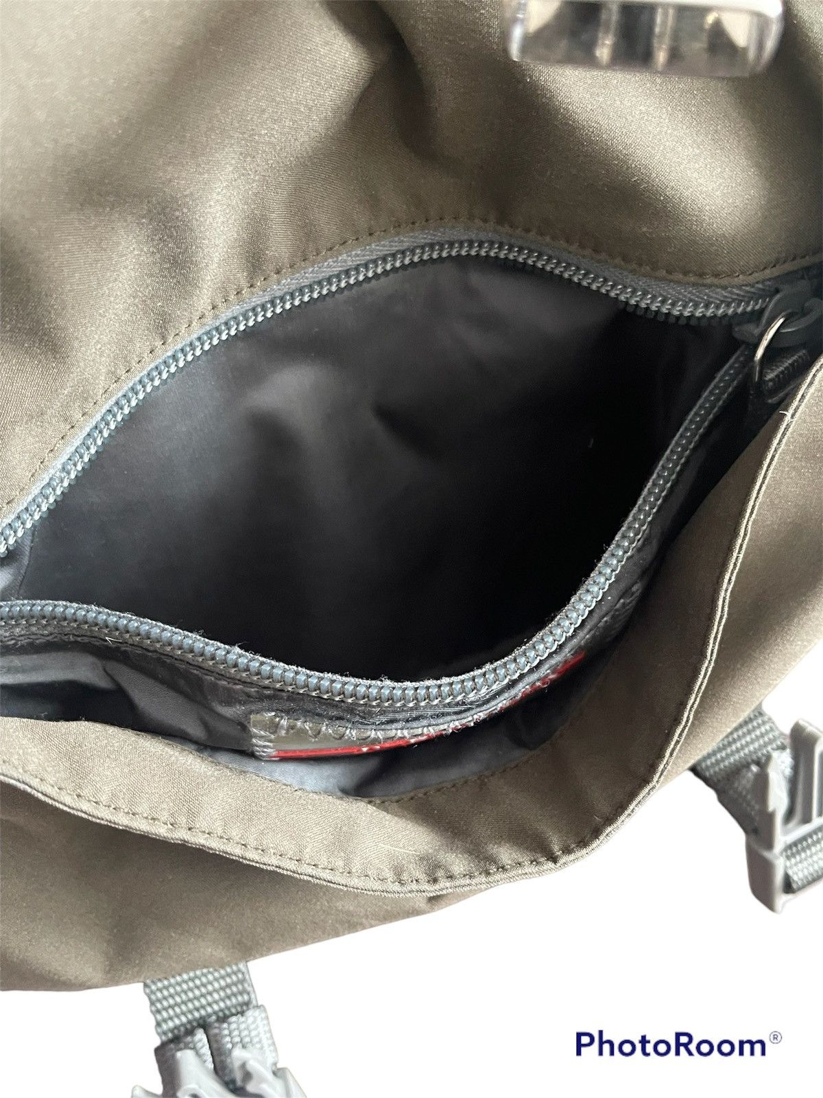 Prada Vintage Prada sport fur crossbody bag Size ONE SIZE - 11 Thumbnail