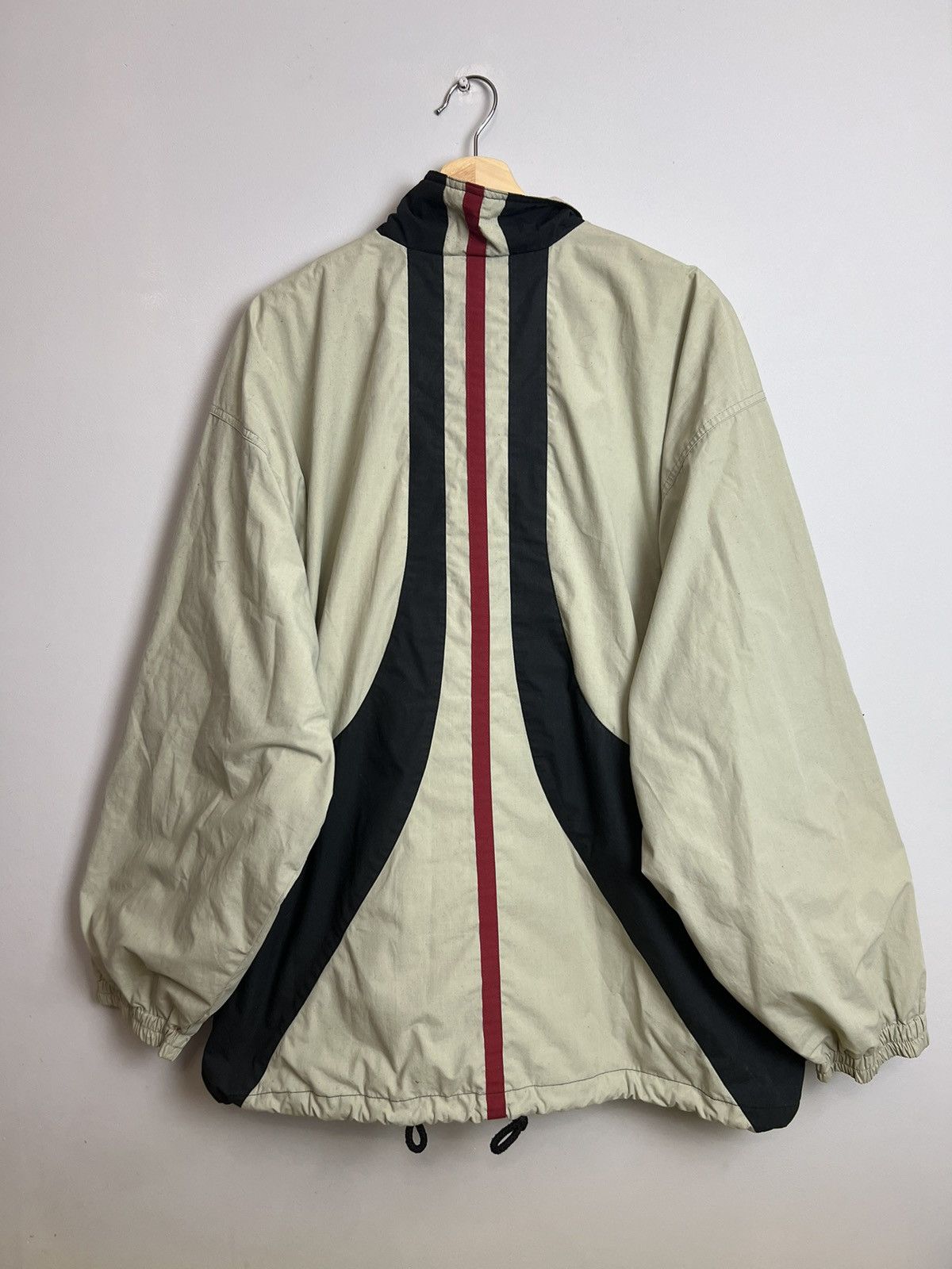 Nike Vintage 90s Nike Big Logo Windbreaker Jacket XL Hype Street Size US XL / EU 56 / 4 - 2 Thumbnail
