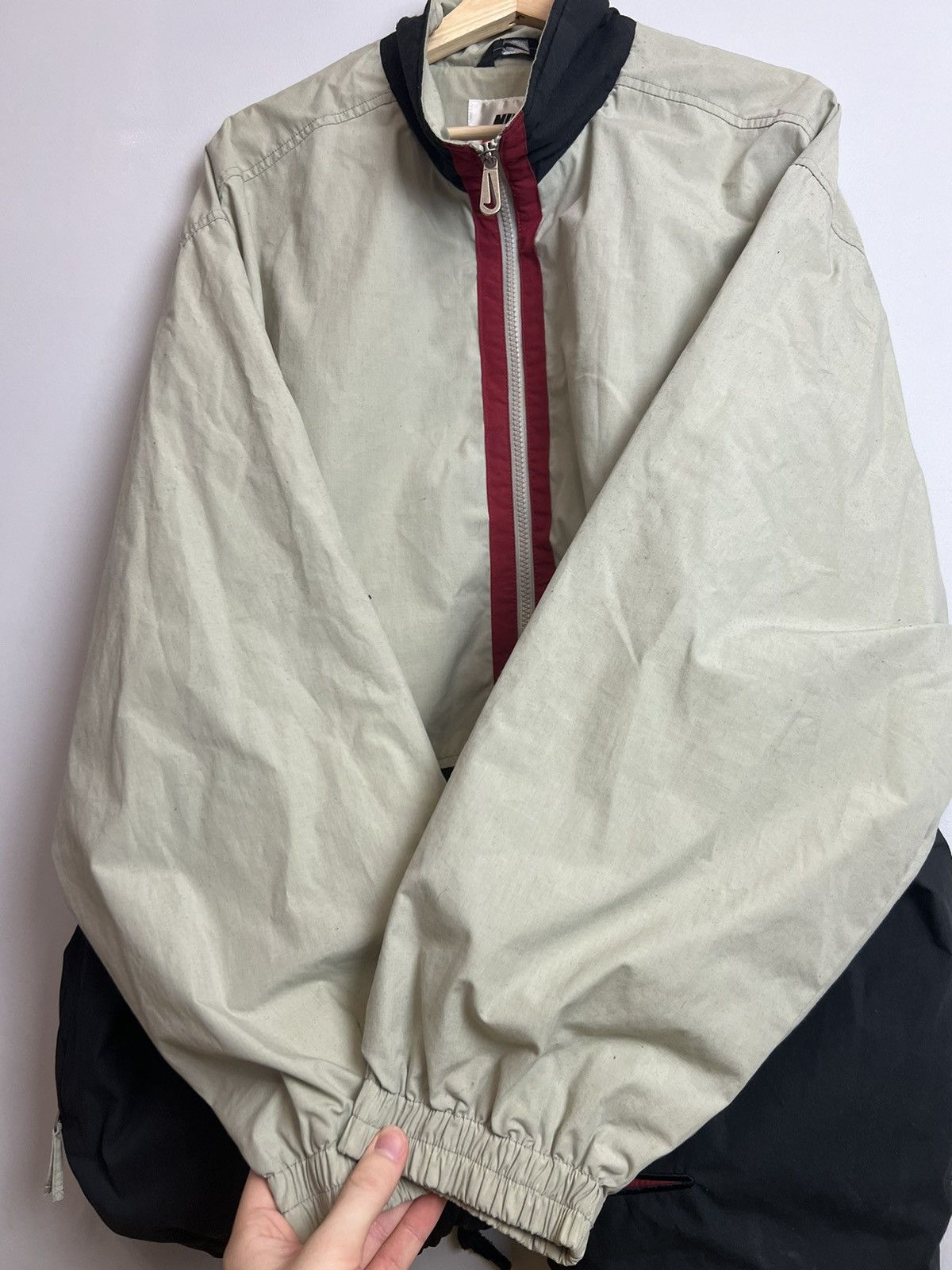 Nike Vintage 90s Nike Big Logo Windbreaker Jacket XL Hype Street Size US XL / EU 56 / 4 - 4 Thumbnail