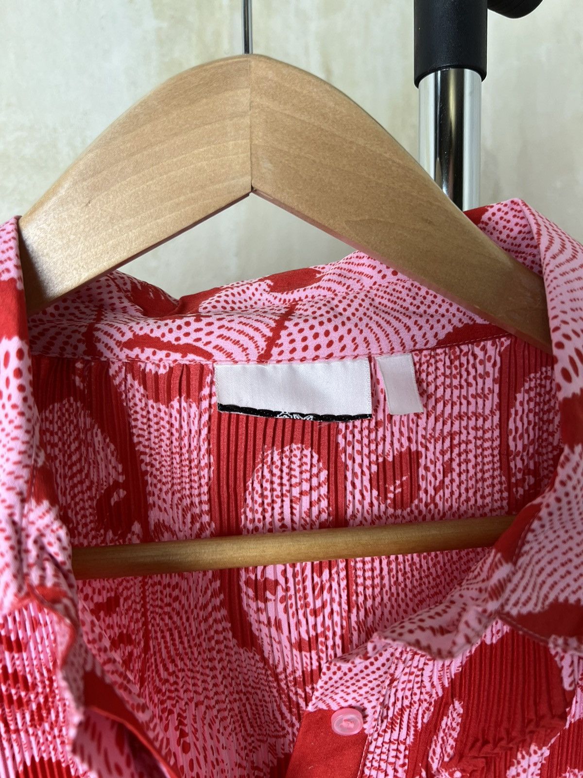 Other Japanese Vintage Avant Garde Red/Pink Faces Shirt Size US M / EU 48-50 / 2 - 4 Thumbnail