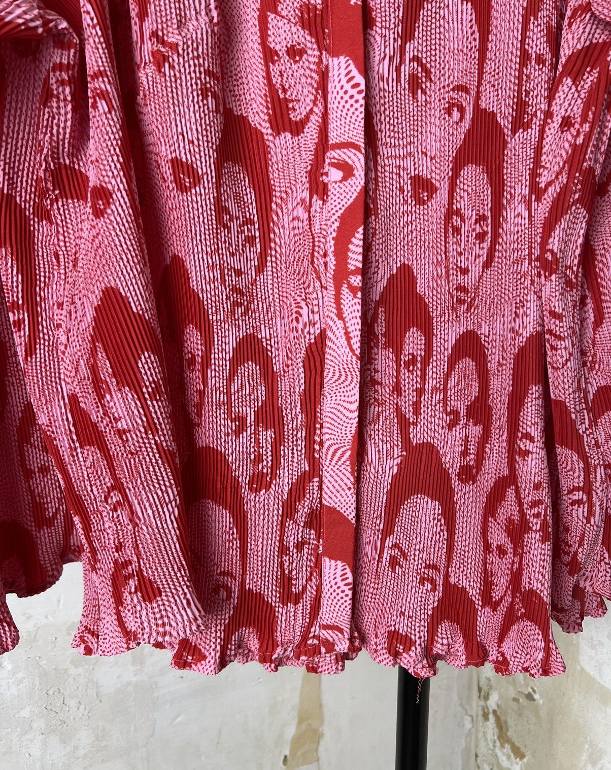 Other Japanese Vintage Avant Garde Red/Pink Faces Shirt Size US M / EU 48-50 / 2 - 5 Thumbnail