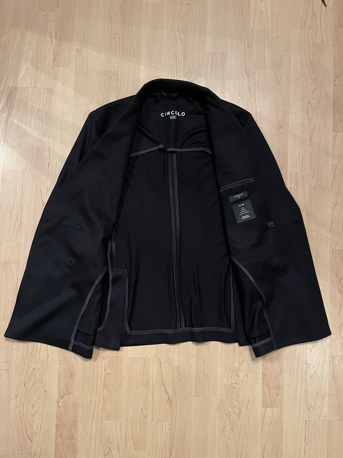 Circolo 1901 Circolo 1901 cashmere + wool dark blazer Size 54R - 4 Thumbnail