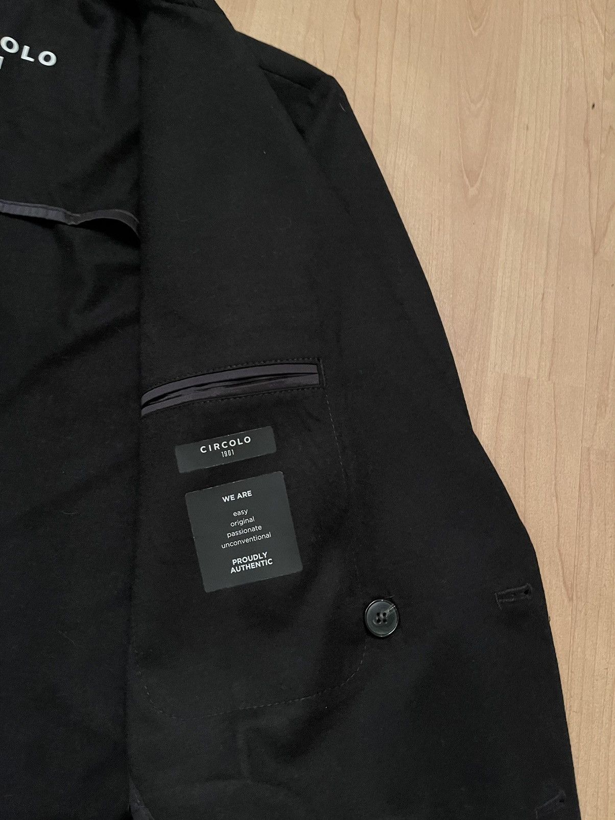 Circolo 1901 Circolo 1901 cashmere + wool dark blazer Size 54R - 6 Thumbnail