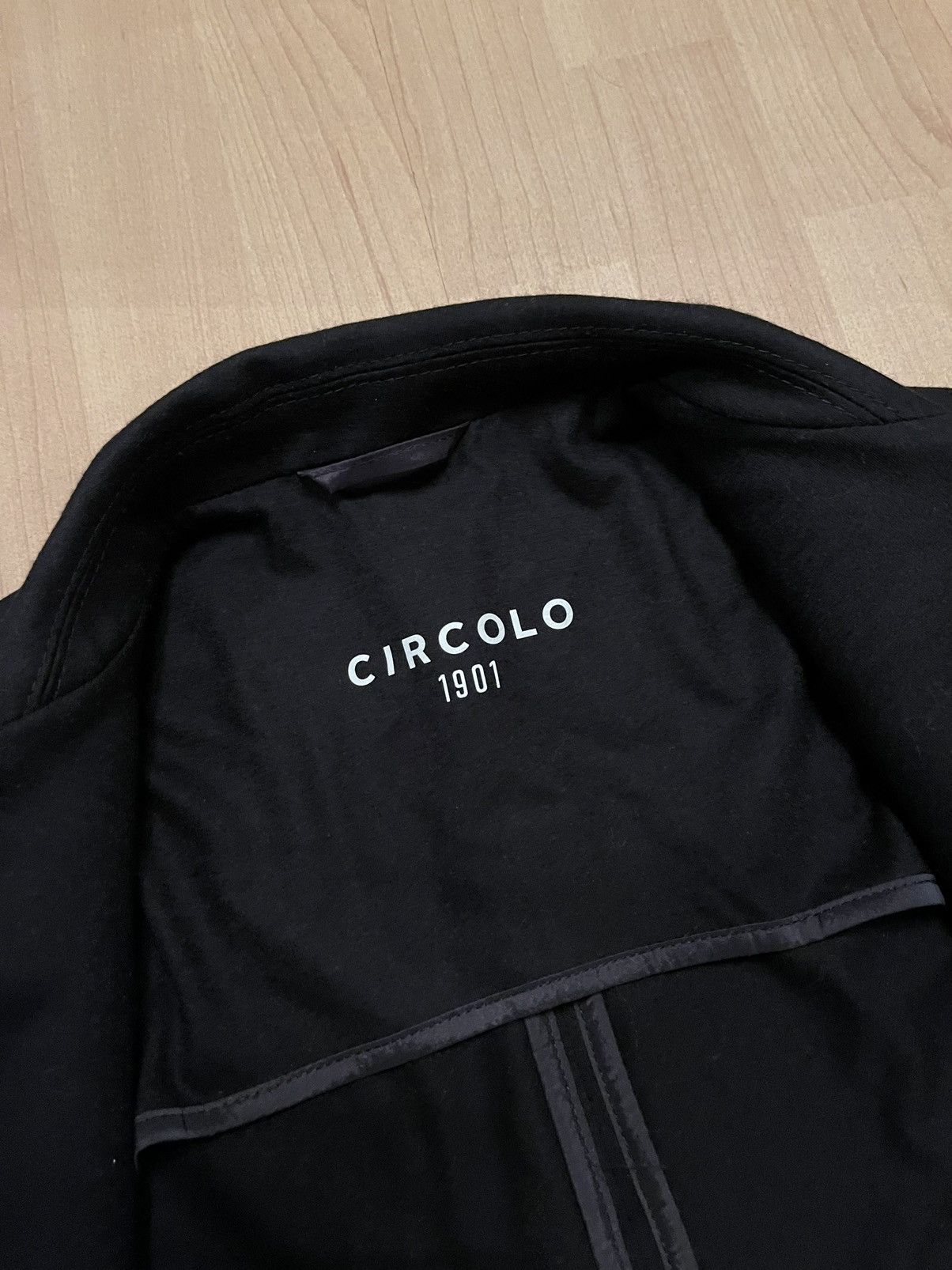 Circolo 1901 Circolo 1901 cashmere + wool dark blazer Size 54R - 5 Thumbnail