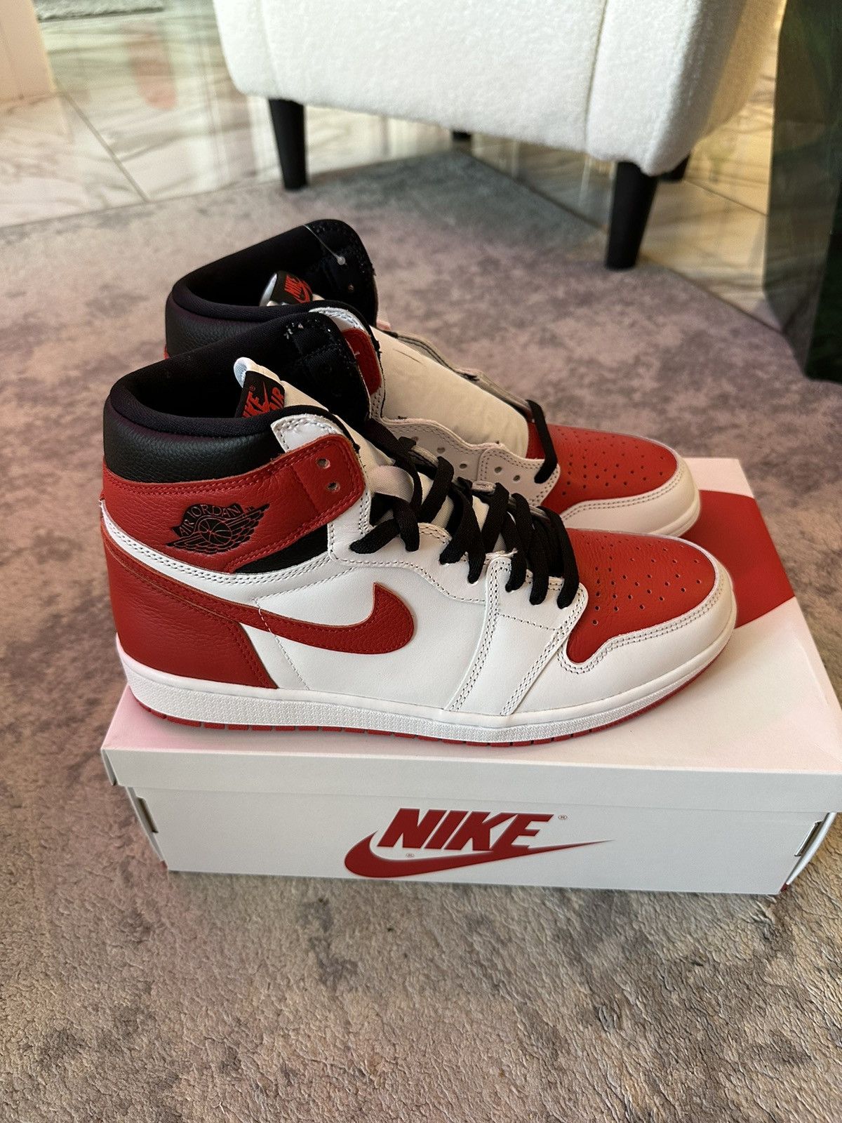 Jordan Brand × Nike Air Jordan 1 Retro High OG - Heritage  display picture 3