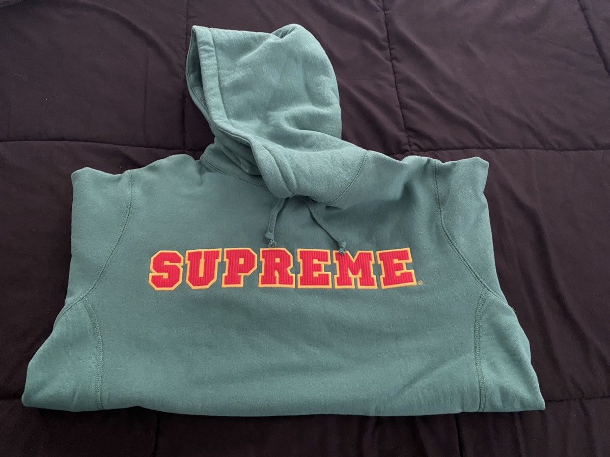 Supreme Collegiate logo hoodie green size med Brand new!