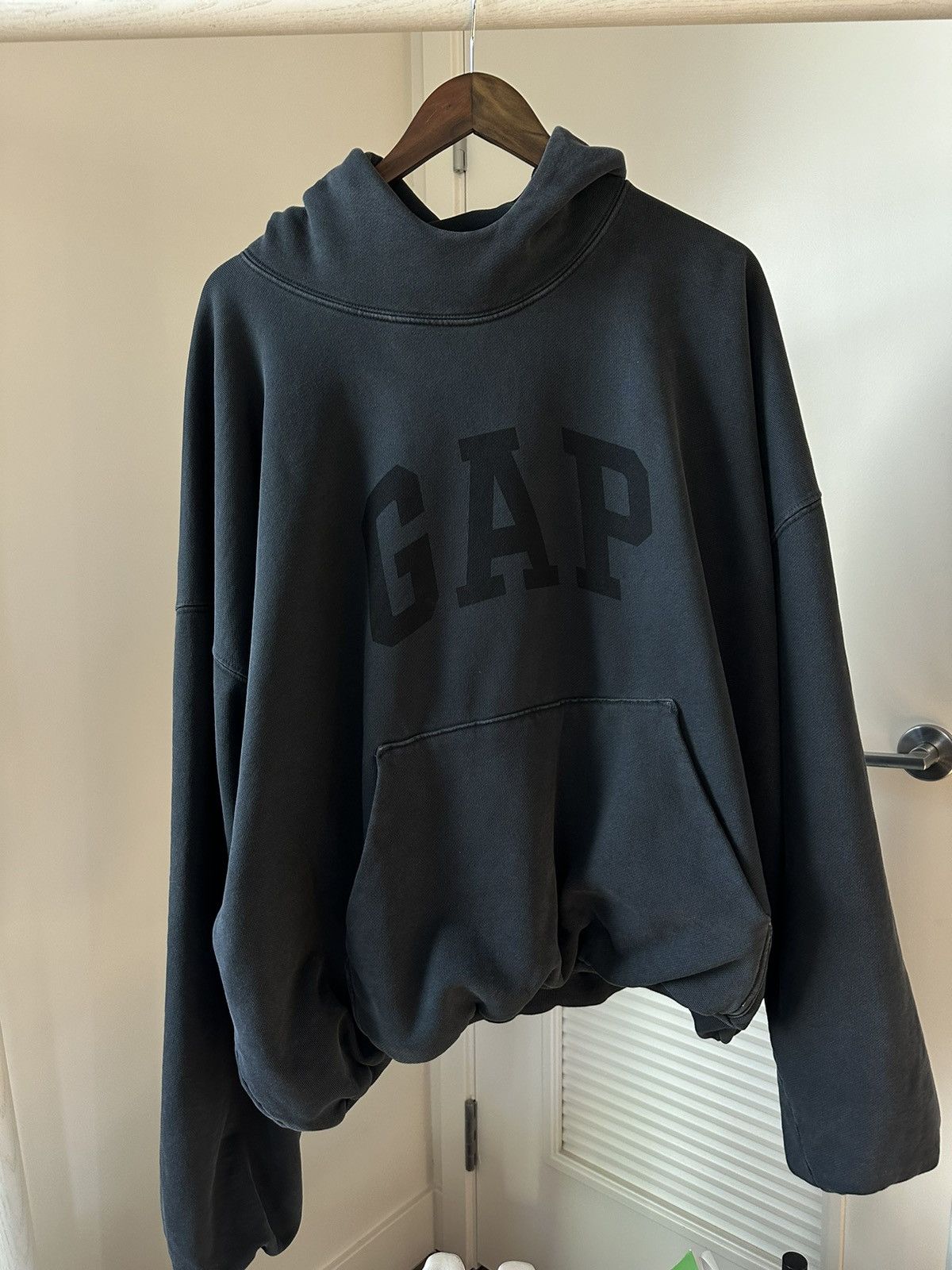 Gap × Kanye West MADE IN USA Washed Black Yeezy Gap Gap × Kanye West MADE IN USA Washed Black Yeezy Gap