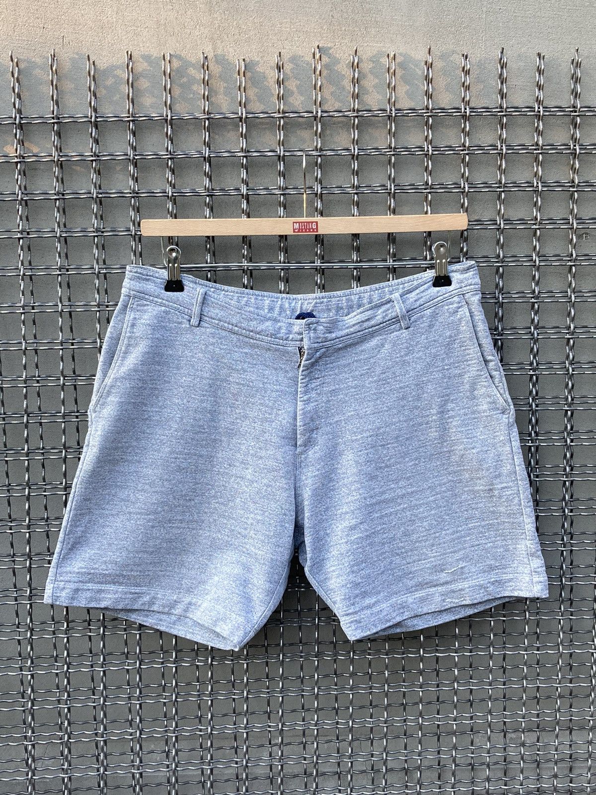 Orlebar Brown Orlebar Brown grey shorts Size US 34 / EU 50 - 1 Thumbnail