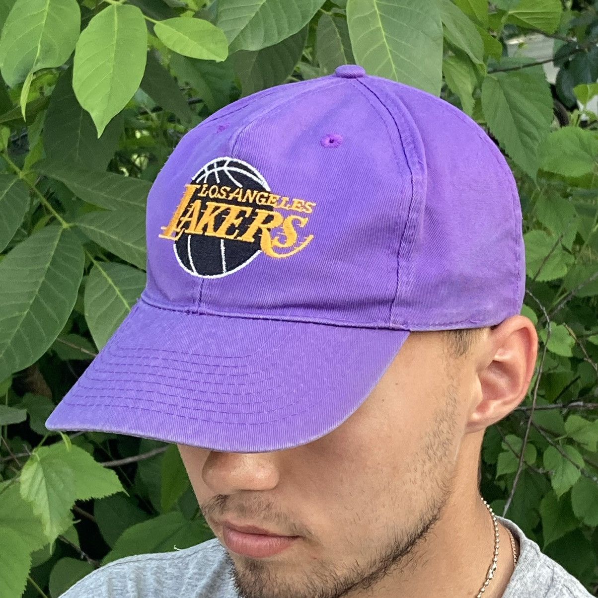 NBA × Vintage 90’s Vintage Lakers purple nba cap Size ONE SIZE - 1 Thumbnail