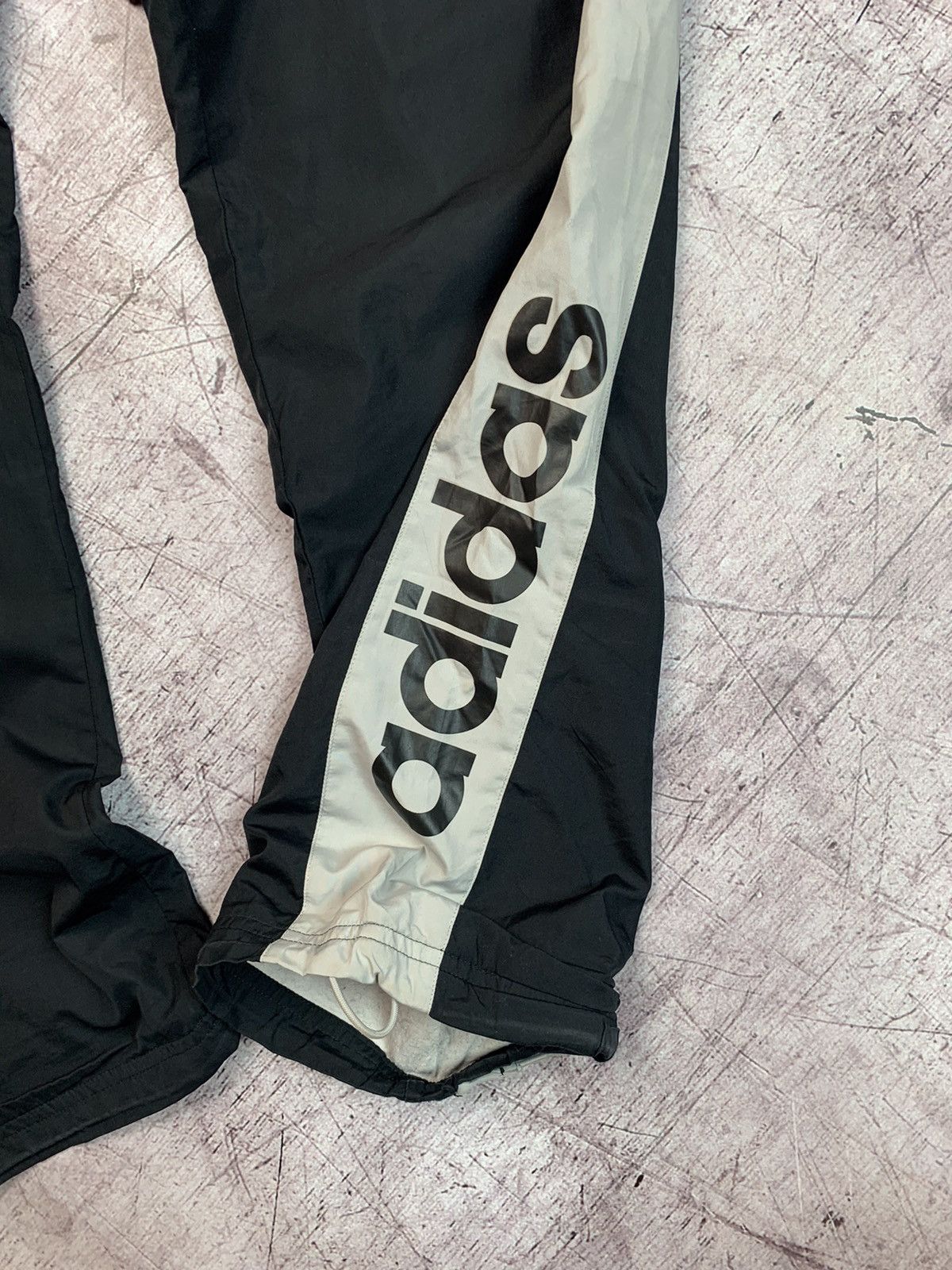 Adidas × Vintage Adidas Vintage Mens Nylon Track Pants Drill Y2K Size US 32 / EU 48 - 5 Thumbnail