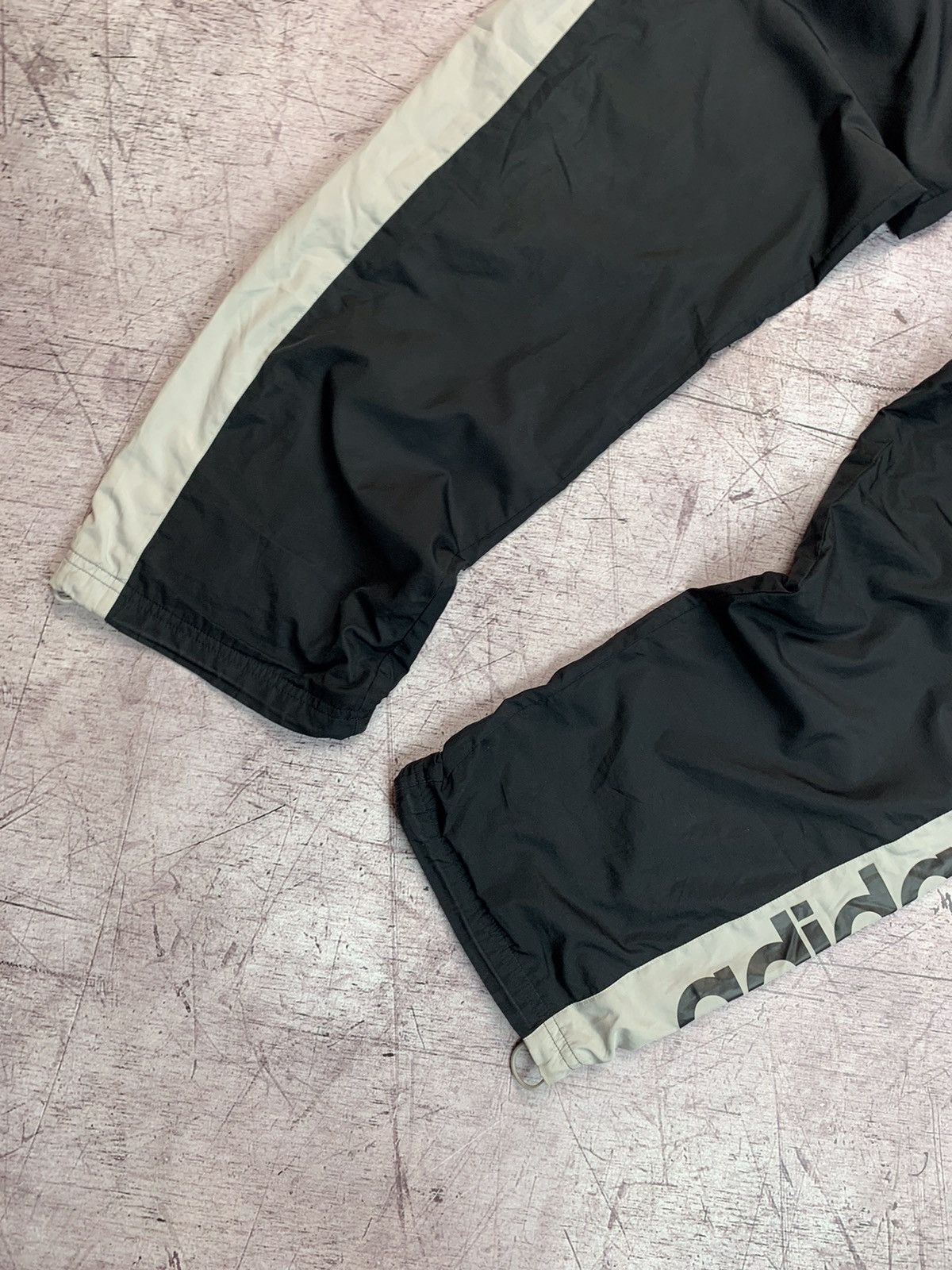 Adidas × Vintage Adidas Vintage Mens Nylon Track Pants Drill Y2K Size US 32 / EU 48 - 4 Thumbnail