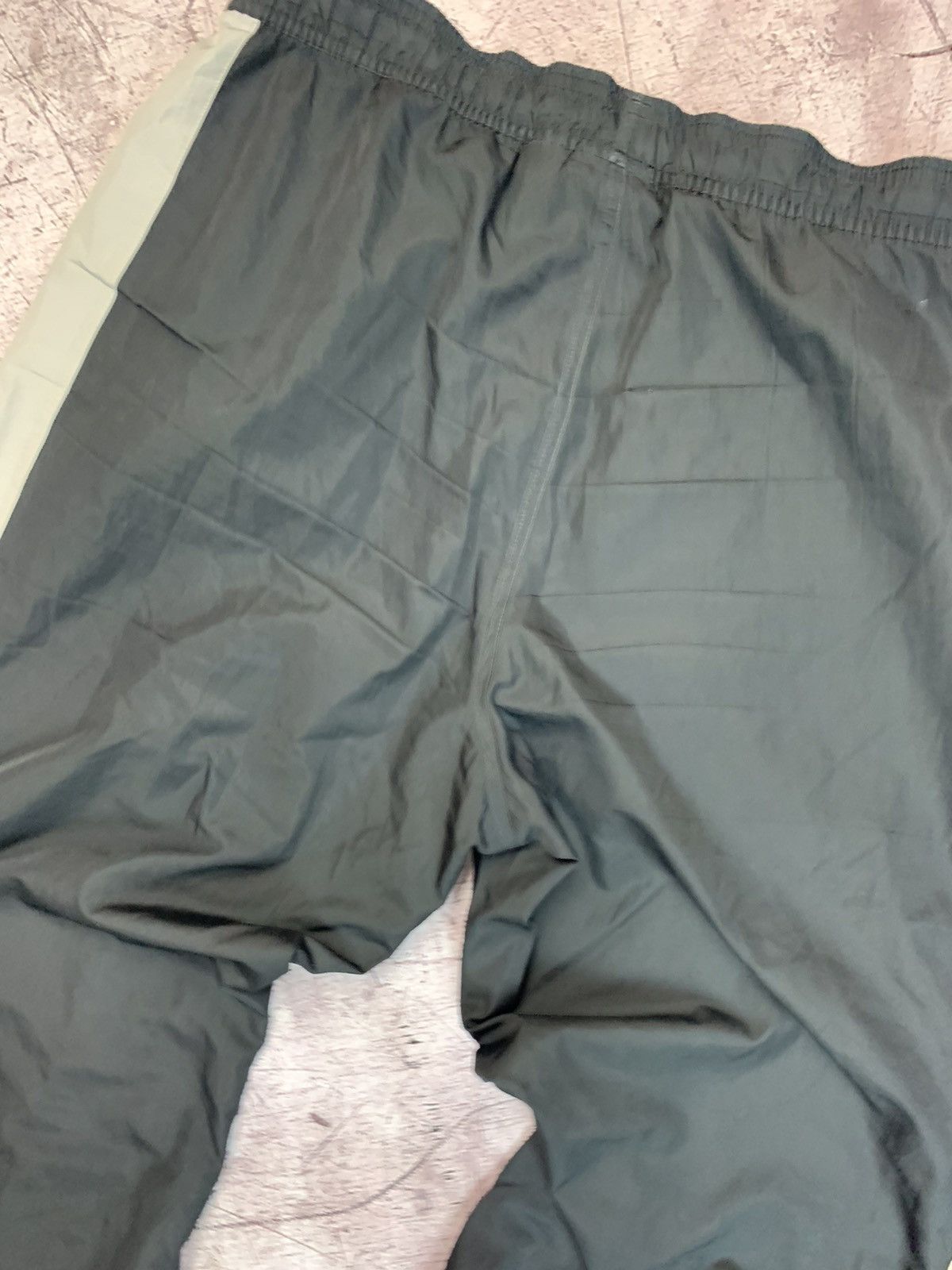 Adidas × Vintage Adidas Vintage Mens Nylon Track Pants Drill Y2K Size US 32 / EU 48 - 7 Thumbnail