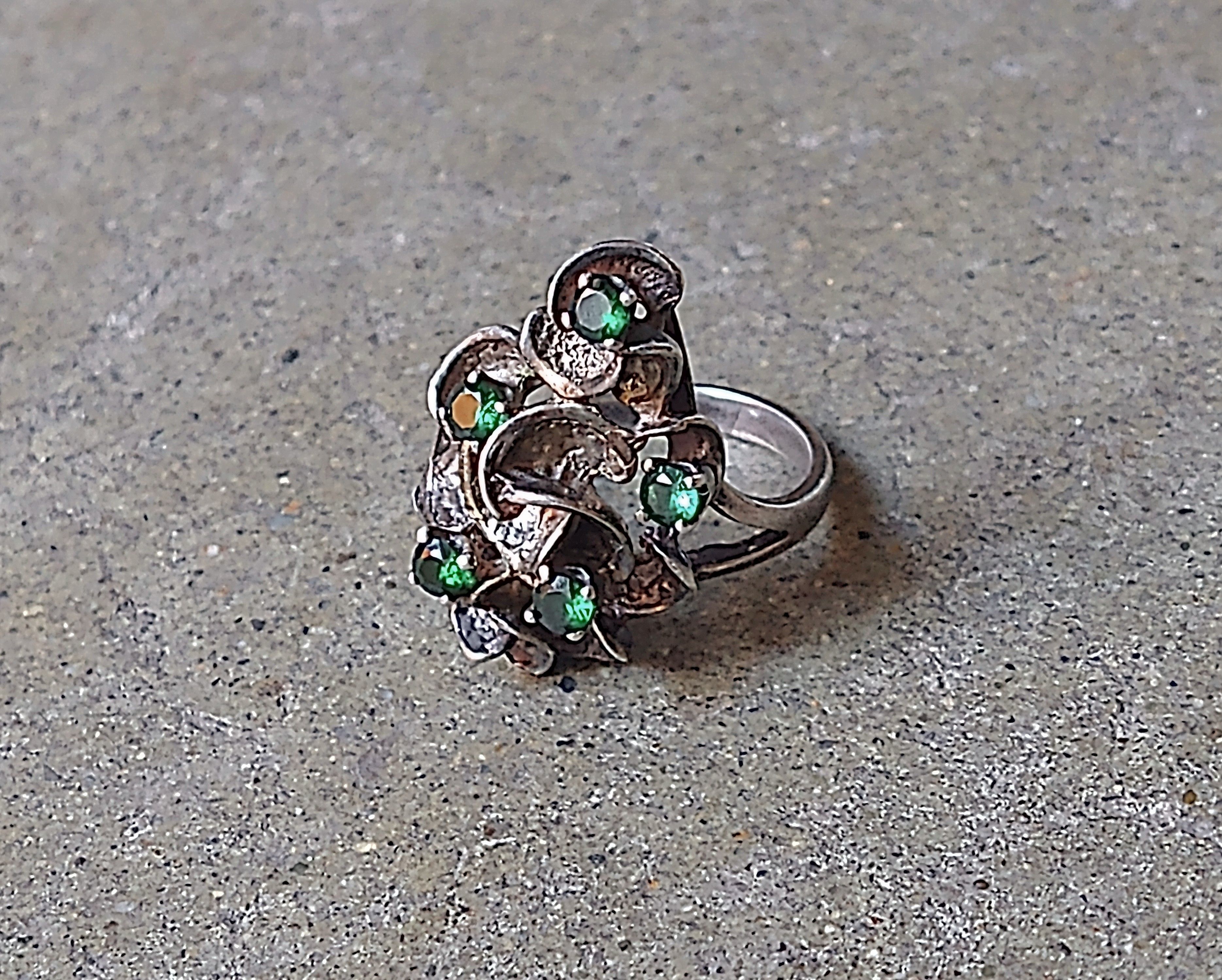 image of Avant Garde x Sterling Silver Vintage Sterling Silver Ring Green Cz Size 6.5 Modern in Green/Silver