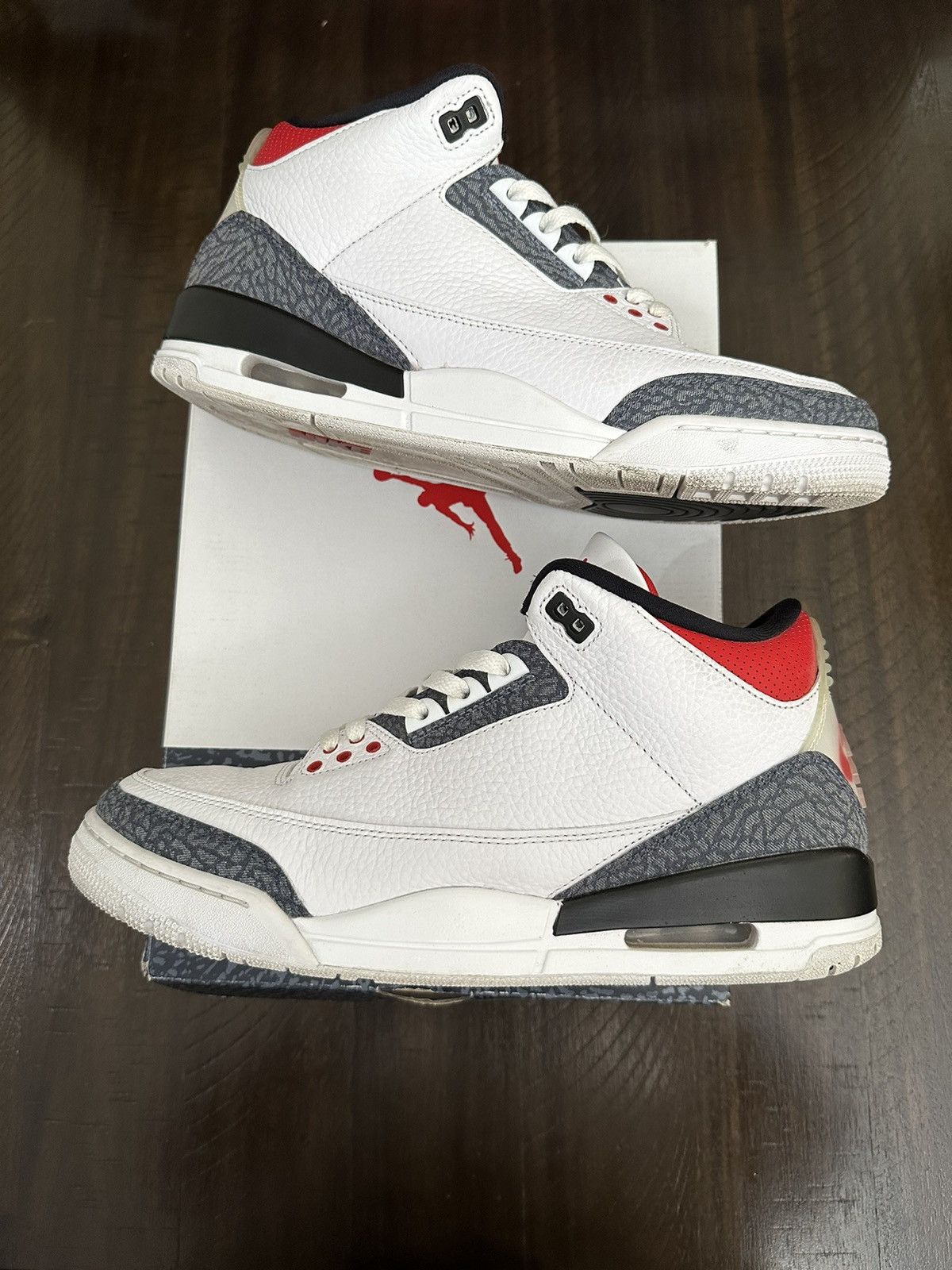 Air Jordan Retro SE 'Denim Fire Red'