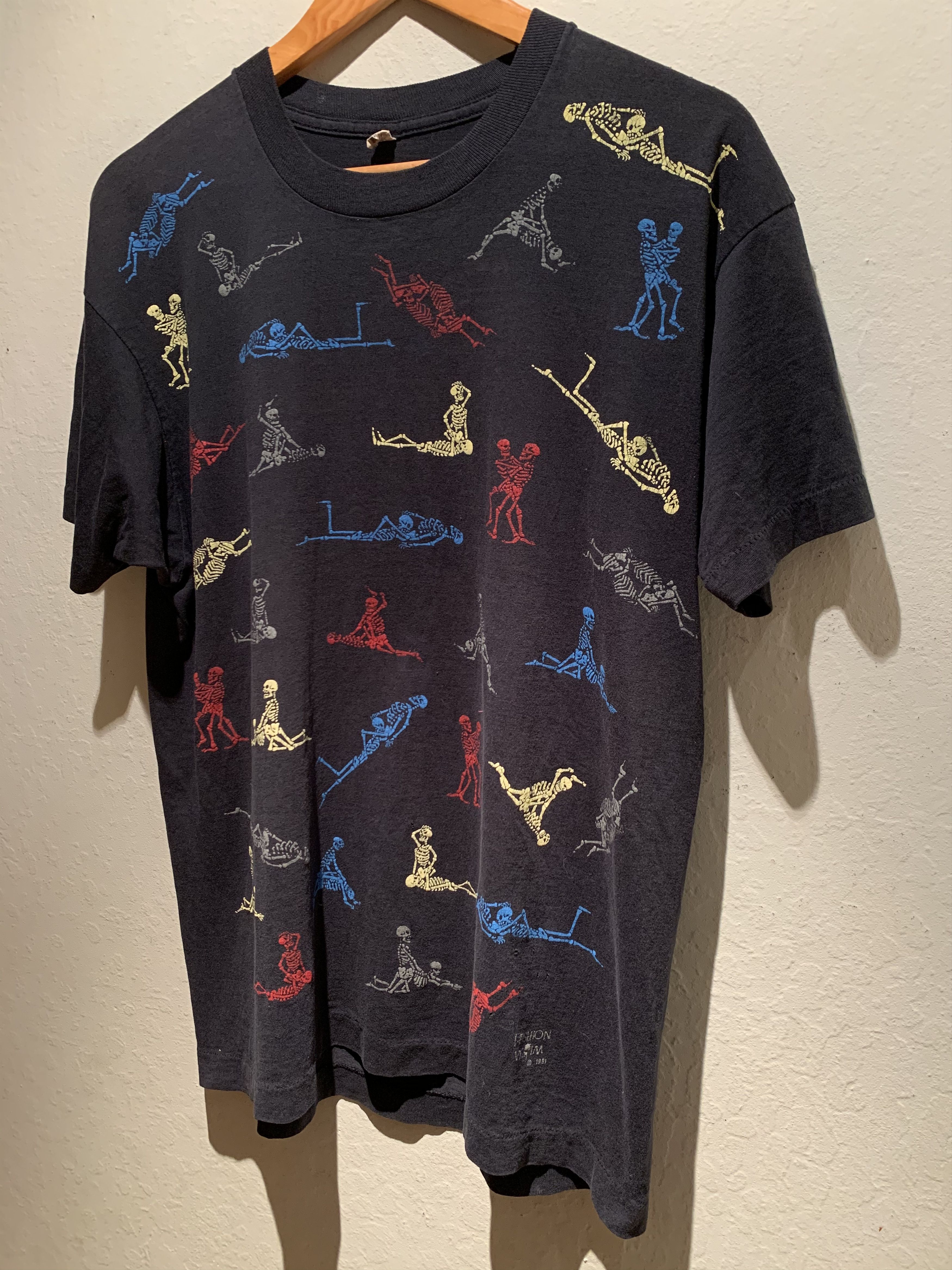 Fashion Victim × Vintage RARE Vintage 1991 Fashion Victim Skeleton Sex USA-Made Shirt Size US L / EU 52-54 / 3 - 1 Thumbnail