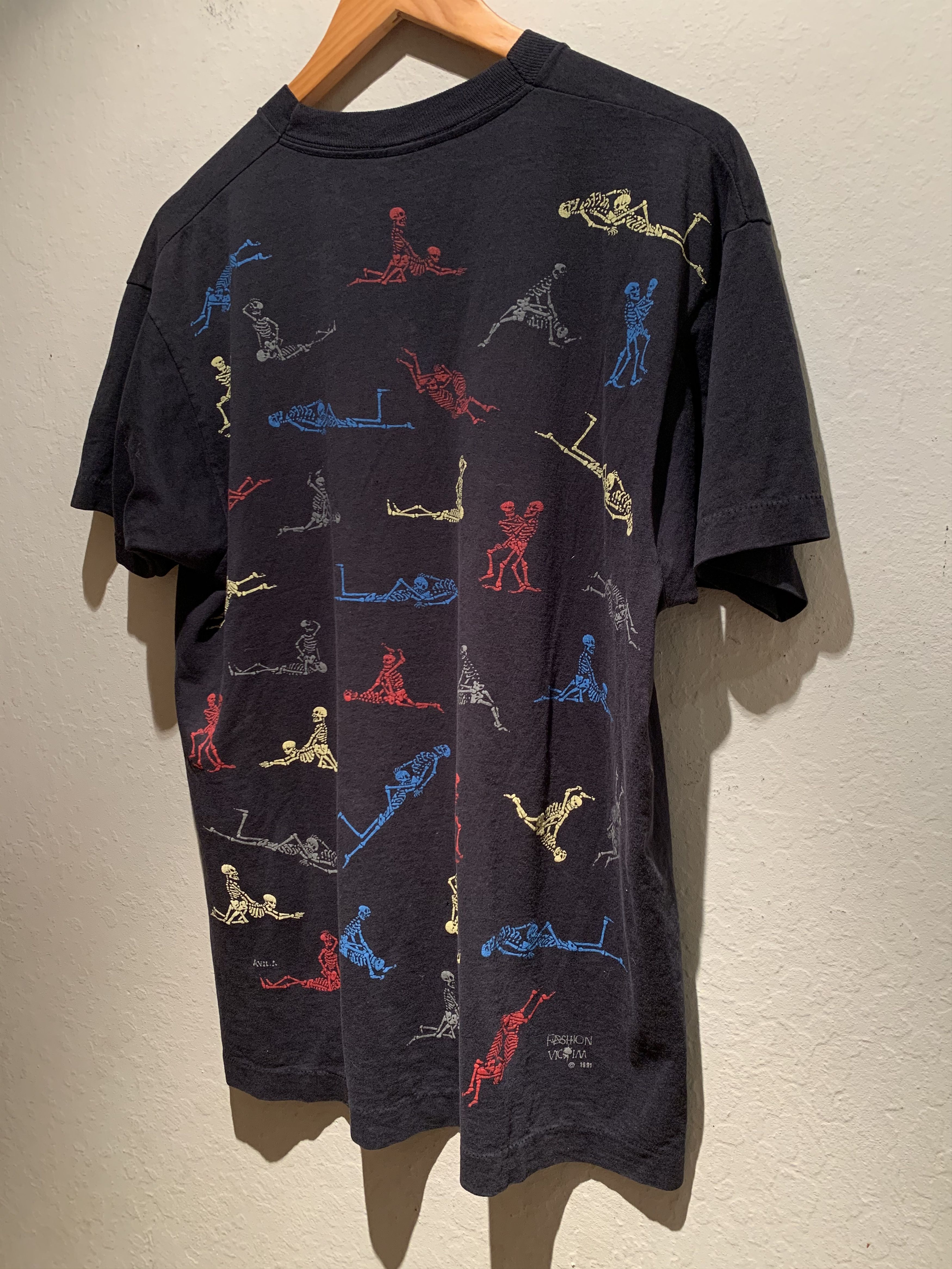 Fashion Victim × Vintage RARE Vintage 1991 Fashion Victim Skeleton Sex USA-Made Shirt Size US L / EU 52-54 / 3 - 4 Thumbnail