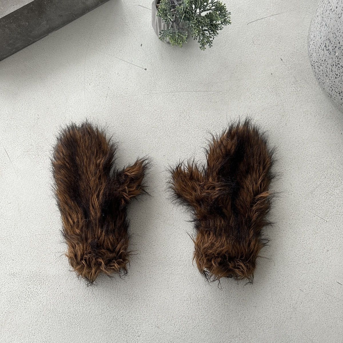 Japanese Brand × Vintage Vintage Faux Fur Gloves Size ONE SIZE - 1 Thumbnail
