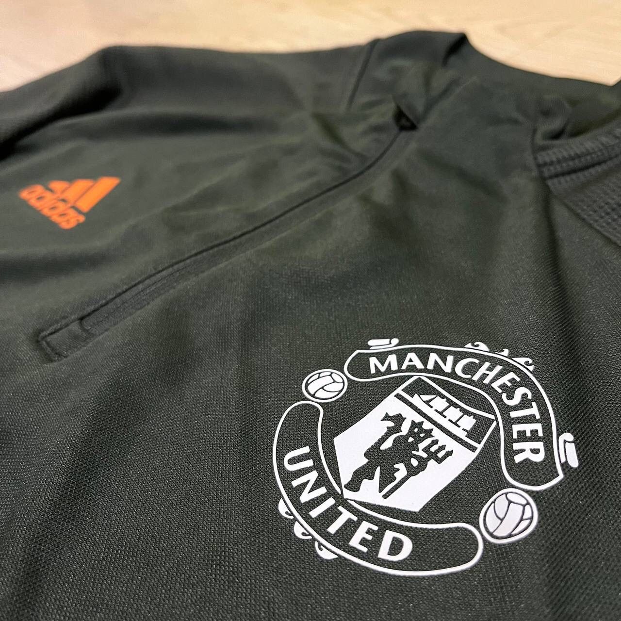 Adidas MANCHESTER UNITED ADIDAS 2020/21 FOOTBALL TRAINING TRACK TOP Size US L / EU 52-54 / 3 - 4 Thumbnail