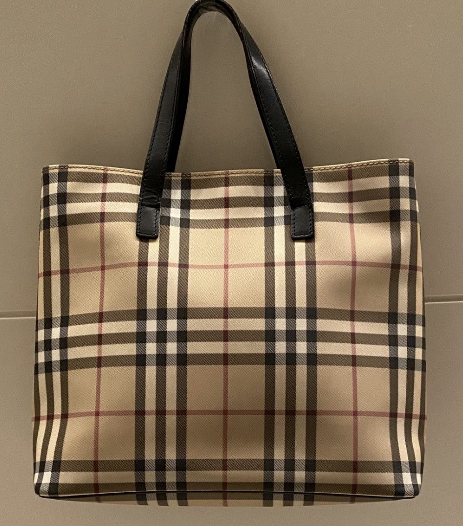 Burberry medium tote