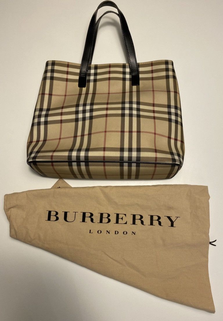 Burberry medium tote