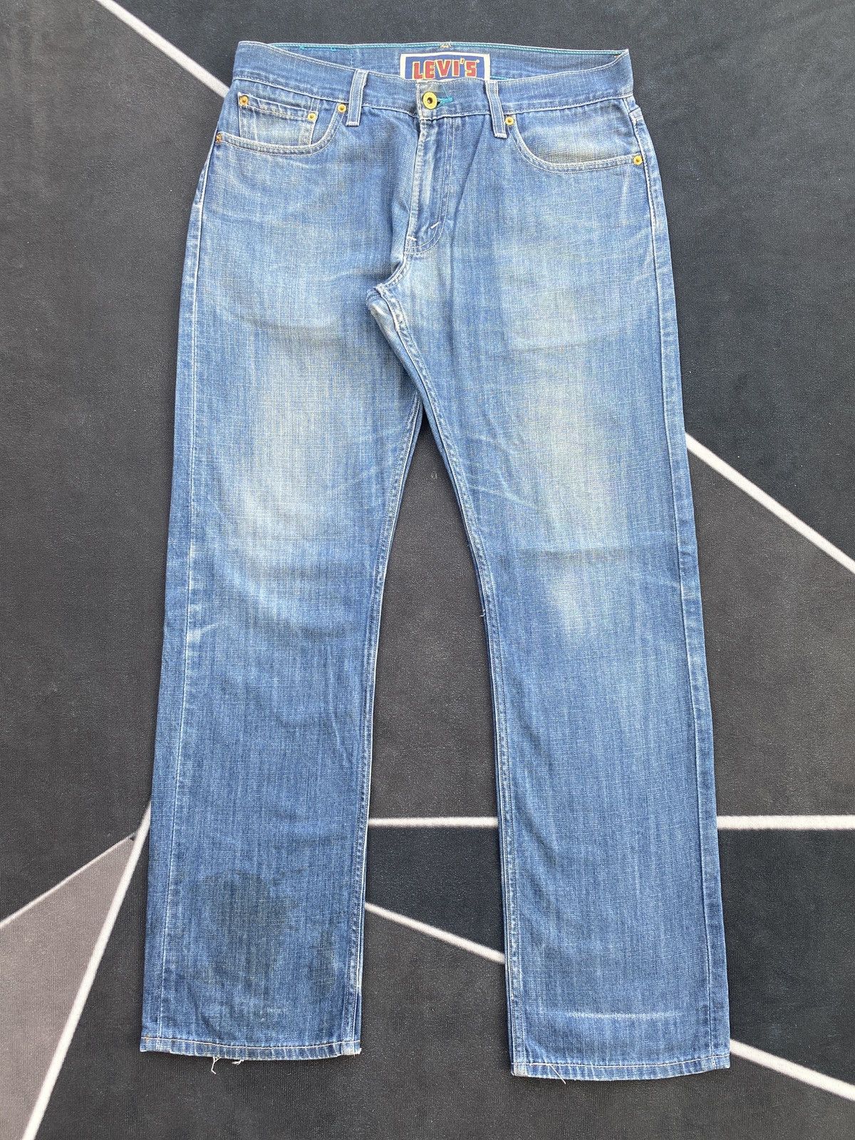 Jean × Levi's × Vintage VINTAGE LEVIS 514 BLUE WASH JEANS-J410 Size US 35 - 1 Thumbnail