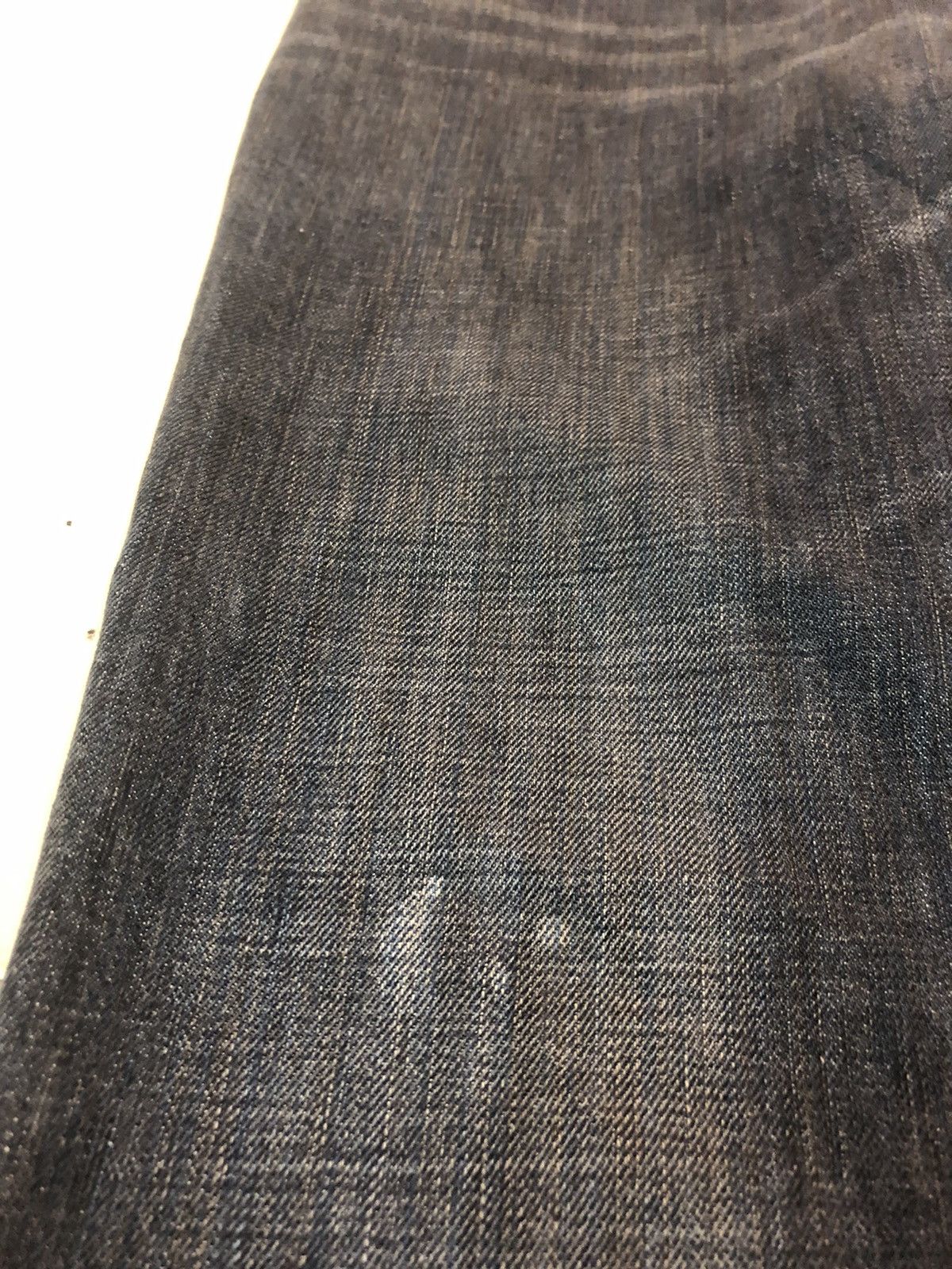 Issey Miyake TÊTE HOMME - STRAIGHT FIT MEDIUM WASH DISTRESS JEANS Size US 32 / EU 48 - 11 Thumbnail