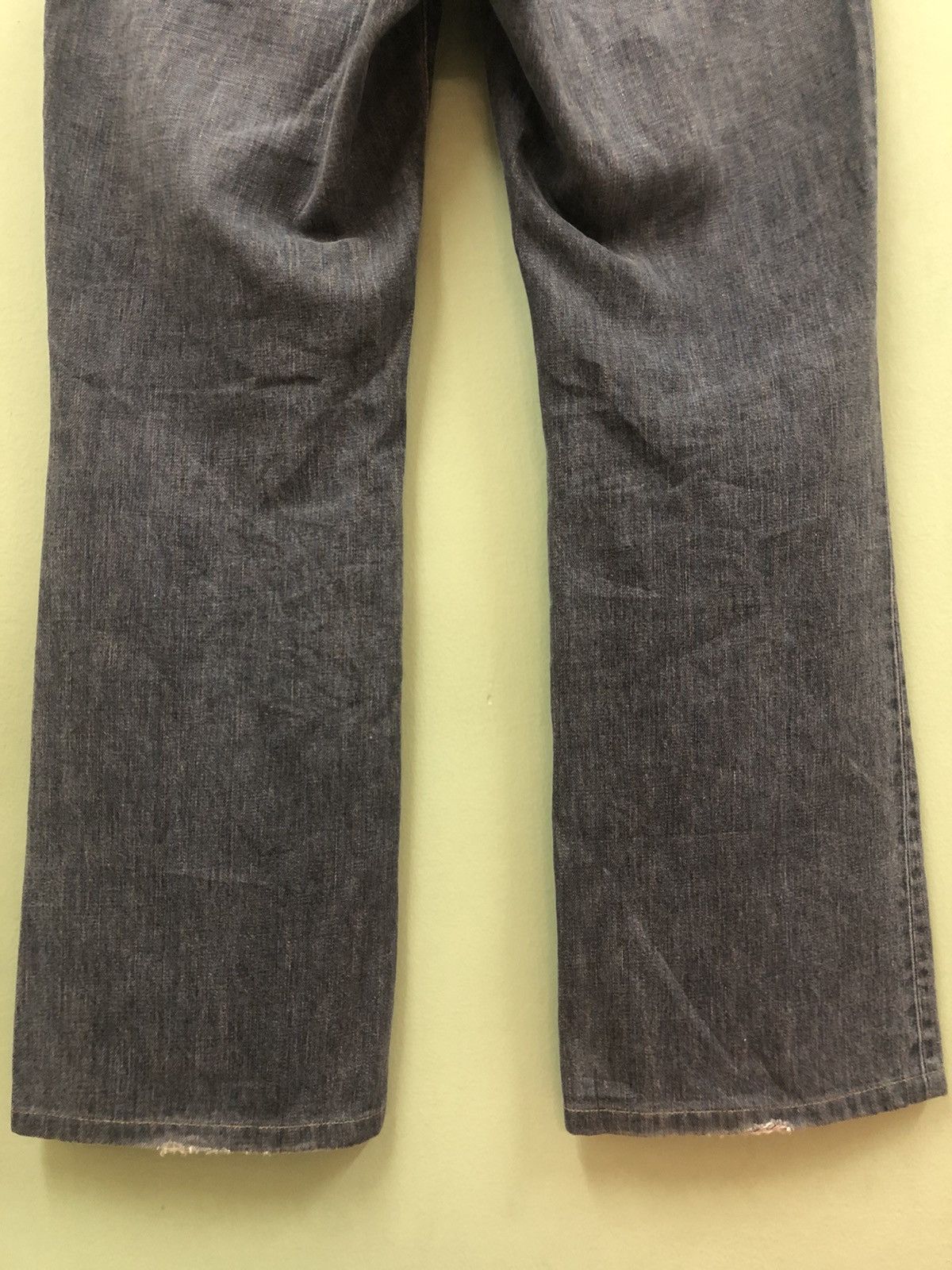 Issey Miyake TÊTE HOMME - STRAIGHT FIT MEDIUM WASH DISTRESS JEANS Size US 32 / EU 48 - 5 Thumbnail