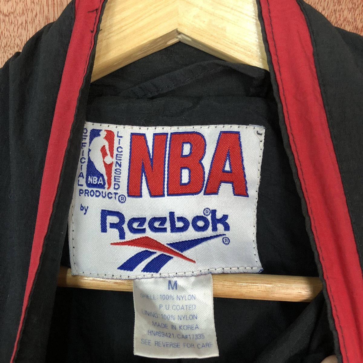 NBA × Reebok Vintage 90s Chicago Bulls Reebok Windbreaker Size US L / EU 52-54 / 3 - 13 Thumbnail