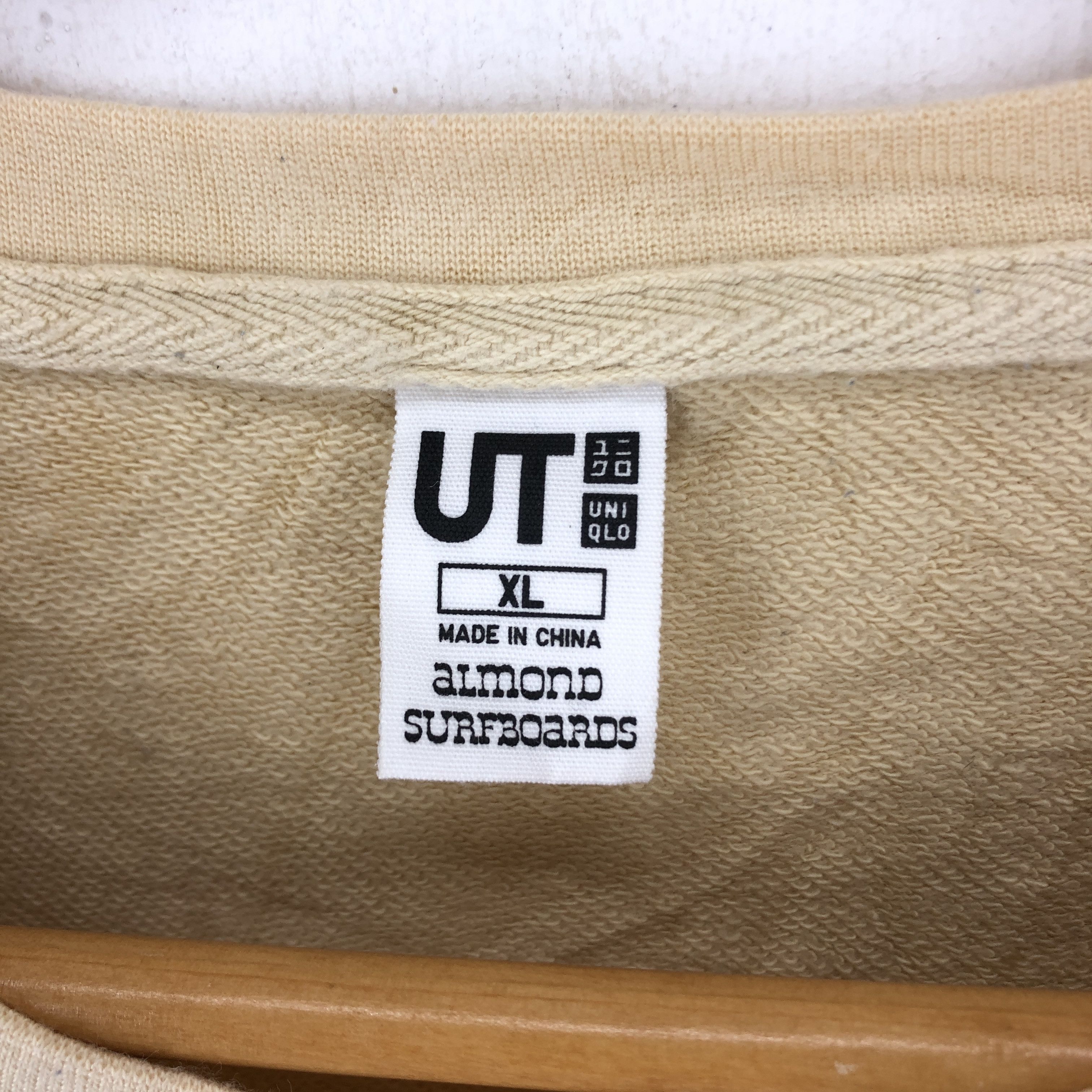 Uniqlo UNIQLO x ALMOND SURFBOARDS Crew Neck Sweatshirt #1795-67 Size US L / EU 52-54 / 3 - 4 Thumbnail
