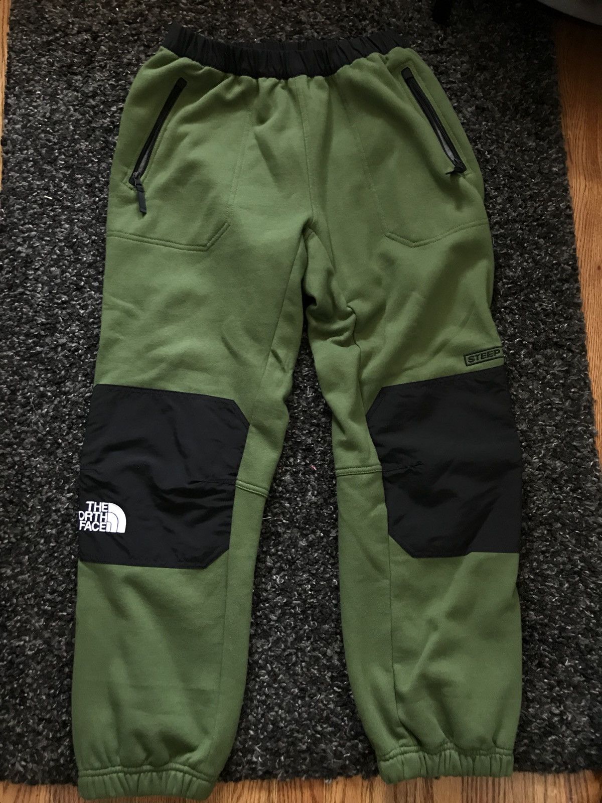 Supreme Bronze Green Steep Tech Sweatpants size M | Grailed