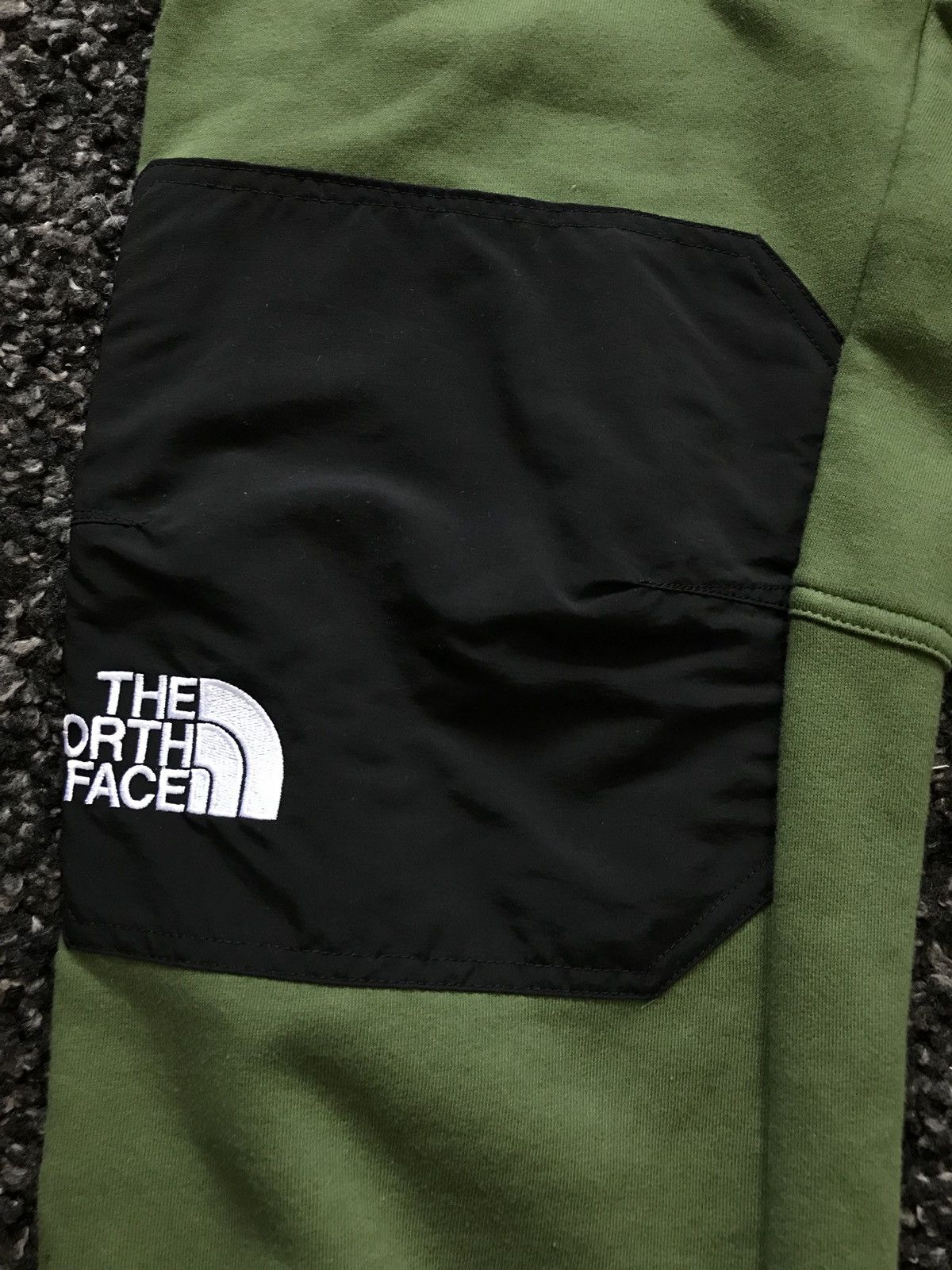 Supreme × The North Face Bronze Green Steep Tech Sweatpants size M Size US 32 / EU 48 - 3 Thumbnail