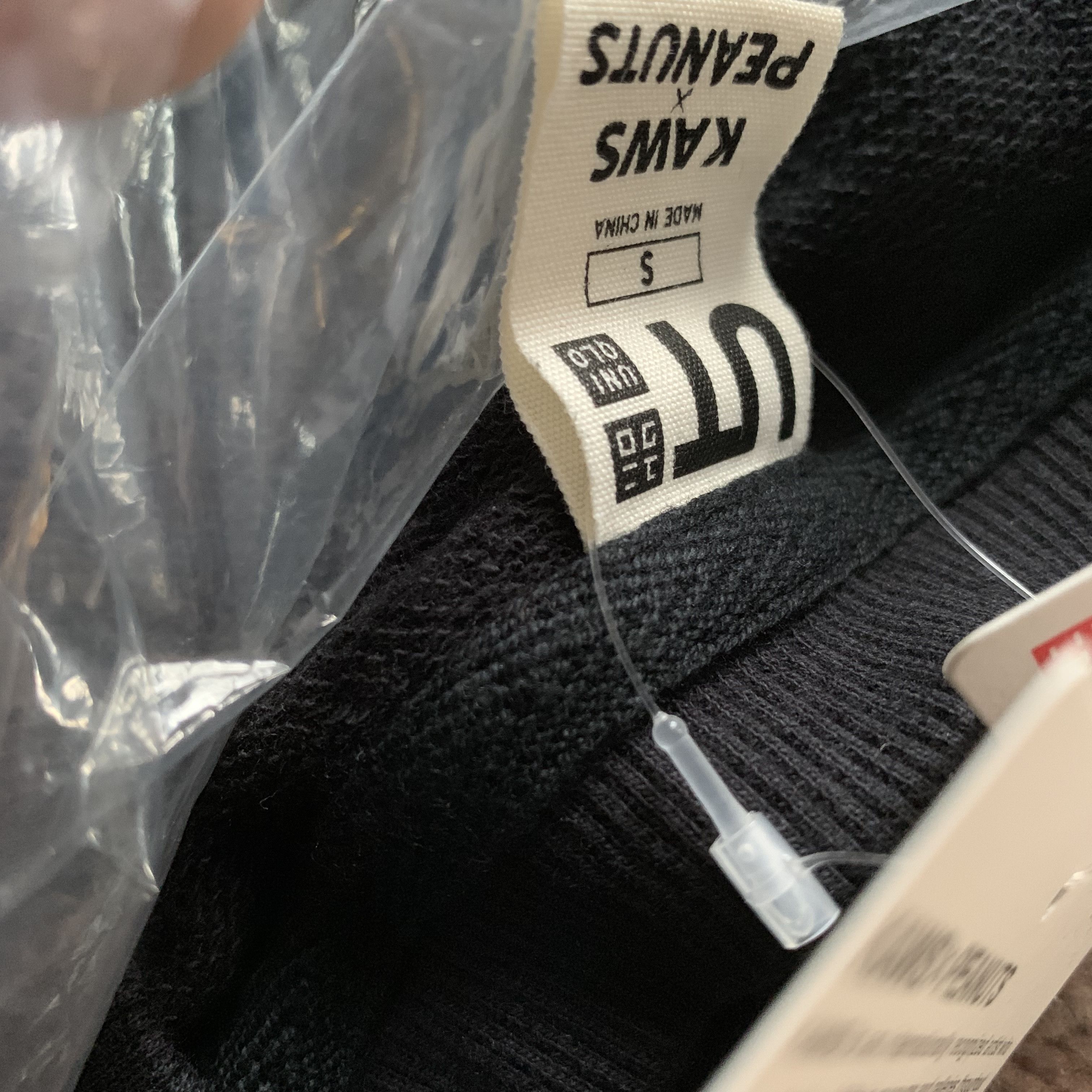 Kaws × Uniqlo Snoopy Crew neck Black Size US S / EU 44-46 / 1 - 5 Thumbnail