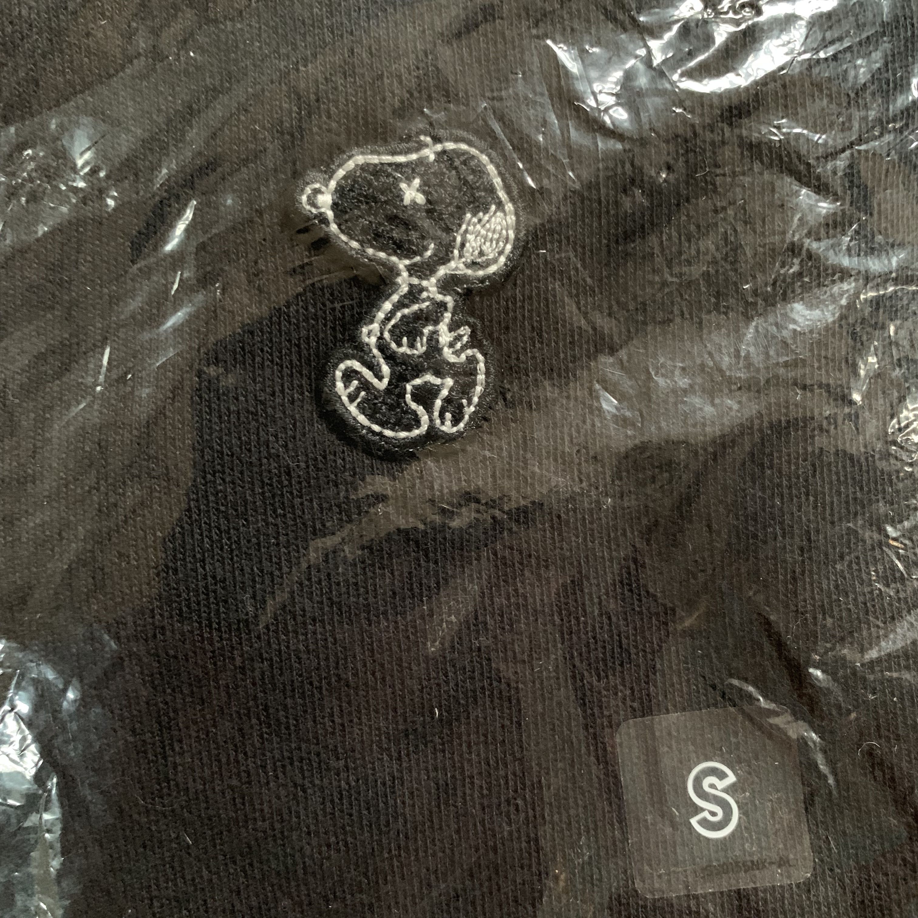 Kaws × Uniqlo Snoopy Crew neck Black Size US S / EU 44-46 / 1 - 2 Thumbnail