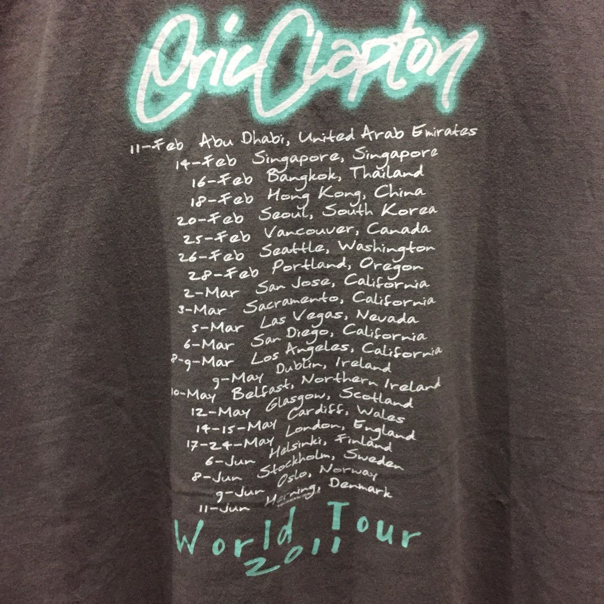 Band Tees Eric Clapton World Tour 2011 Tee ©️2011 Drumlin Size US L / EU 52-54 / 3 - 11 Thumbnail