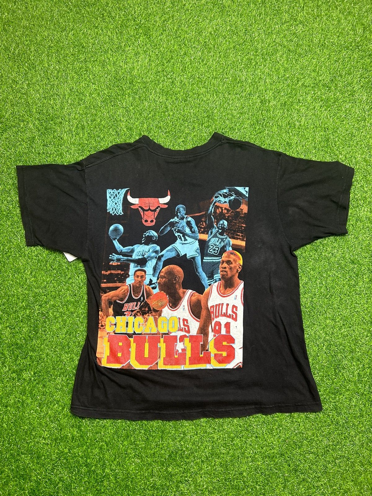 Vintage 1996 Bulls “Michael Jordon” Misprint Rap Tee Size US XXL / EU 58 / 5 - 2 Thumbnail